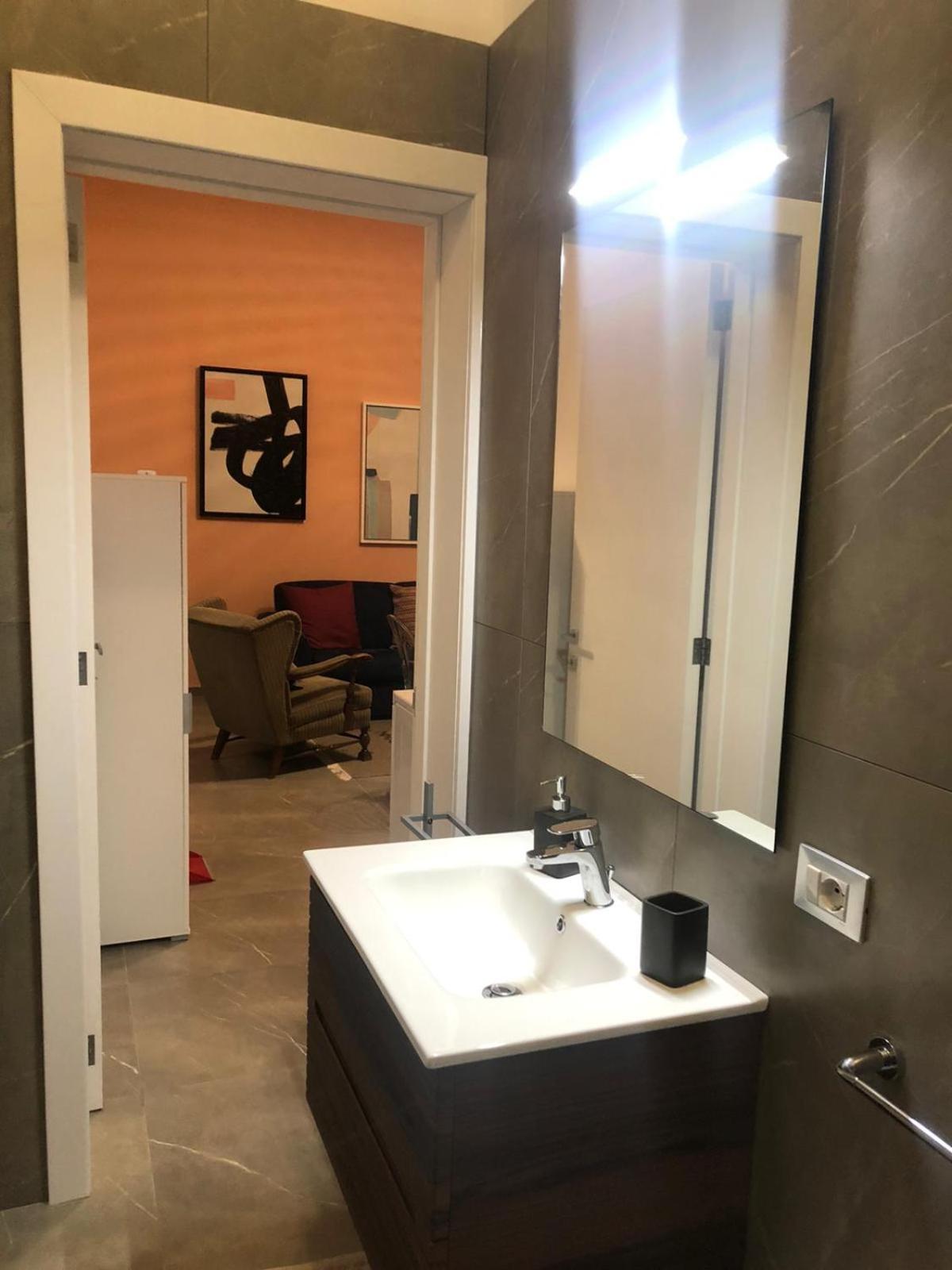 Josephine Holidays en Lecce — bathroom