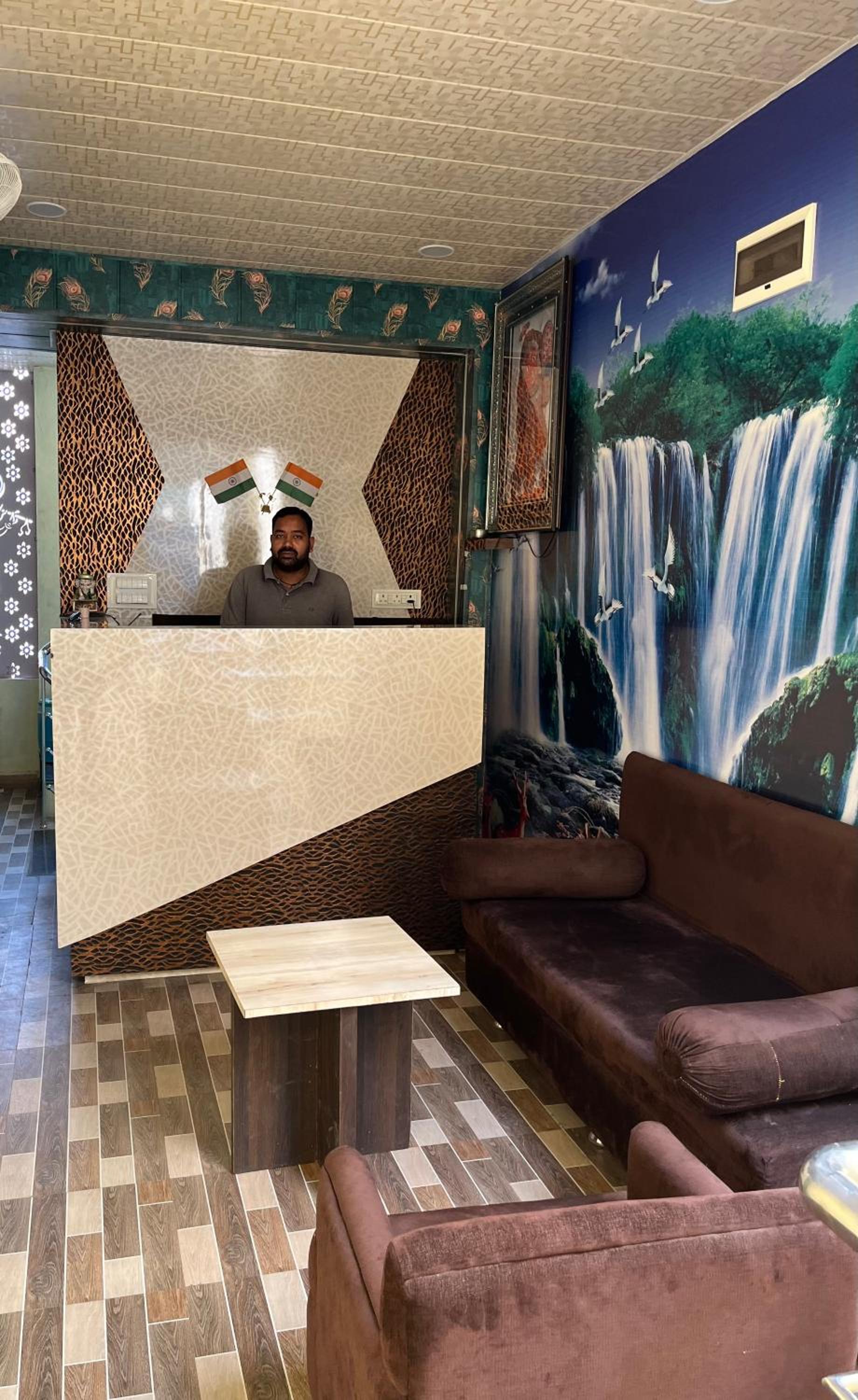 Hotel Manas AC Rooms, photo 5