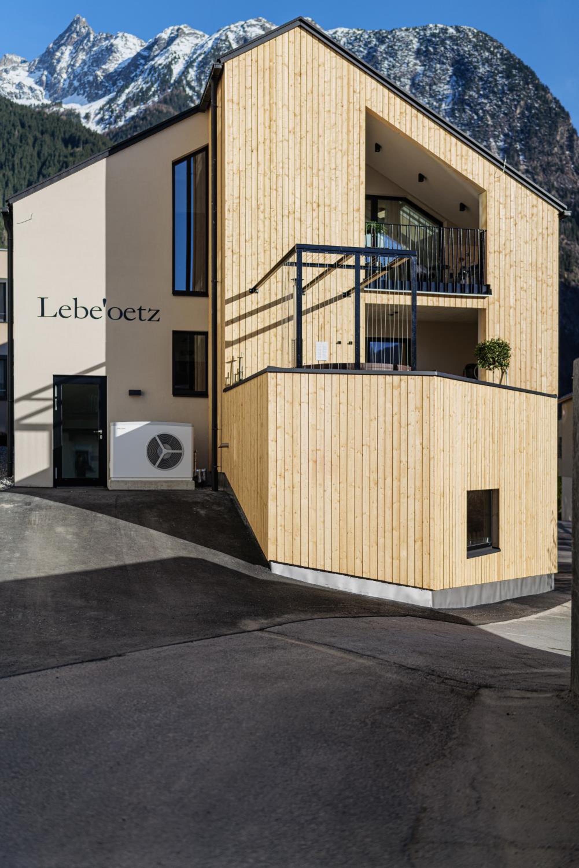 Lebe`oetz - Das Ferienapartmenthaus im Zentrum von Oetz view 3