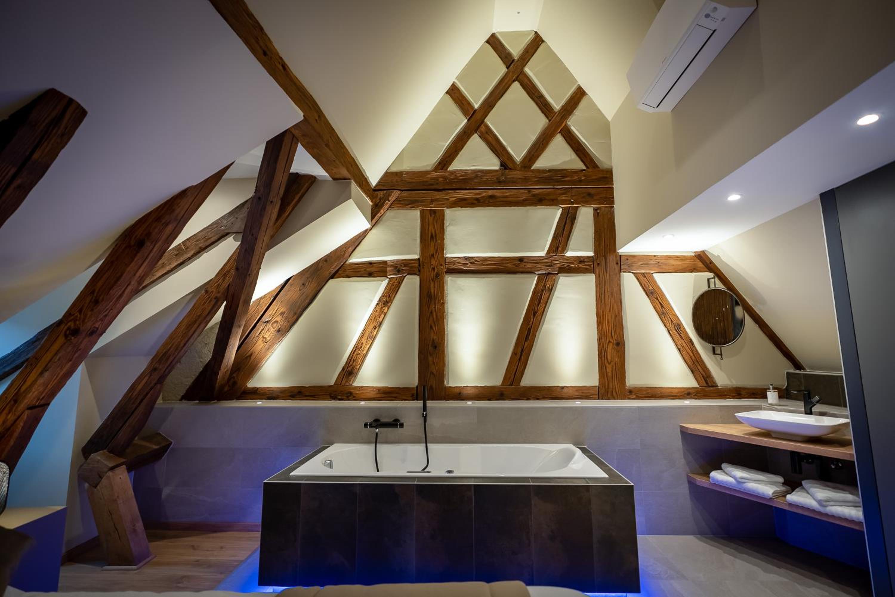 SERENITY Colmar - Gîtes de Prestige 4 et 5 étoiles - 2, 4 et 6 personnes- Centre Historique view 4