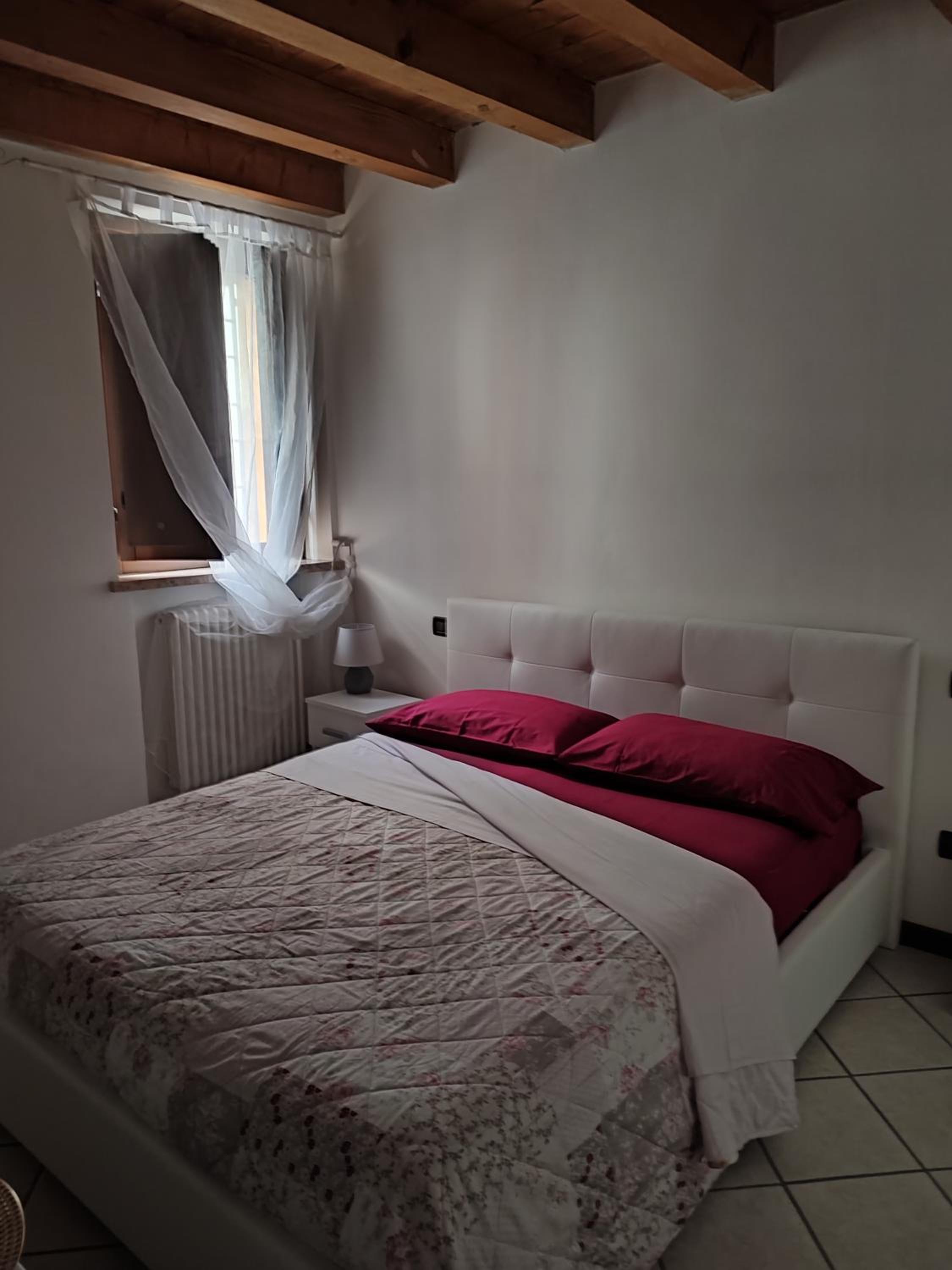 Ca' degli Sposi en Mantova — hotel room