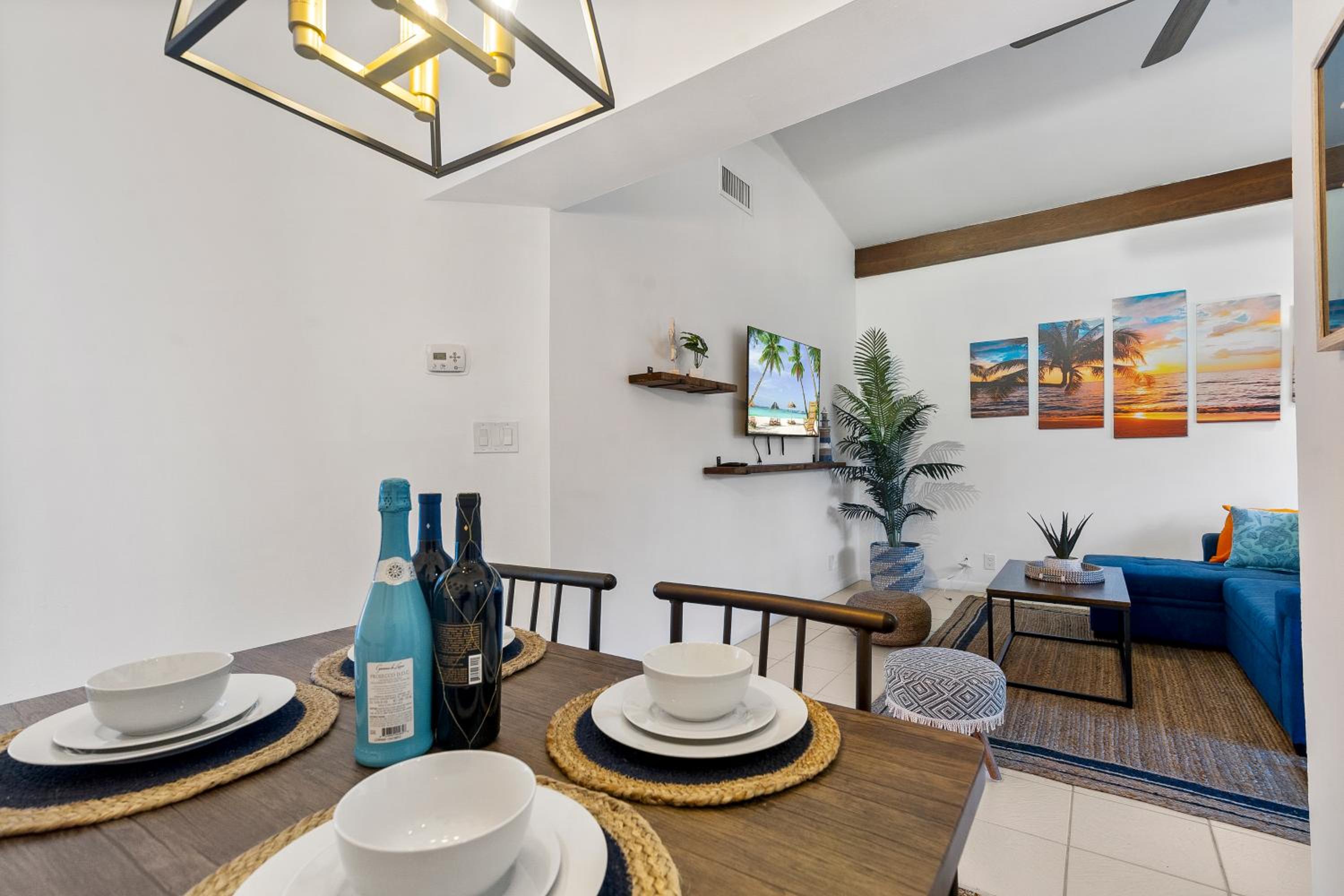 CocoBay 2BR Condos Near Beach, Galleria Mall, Wilton Manors, Cruise Port