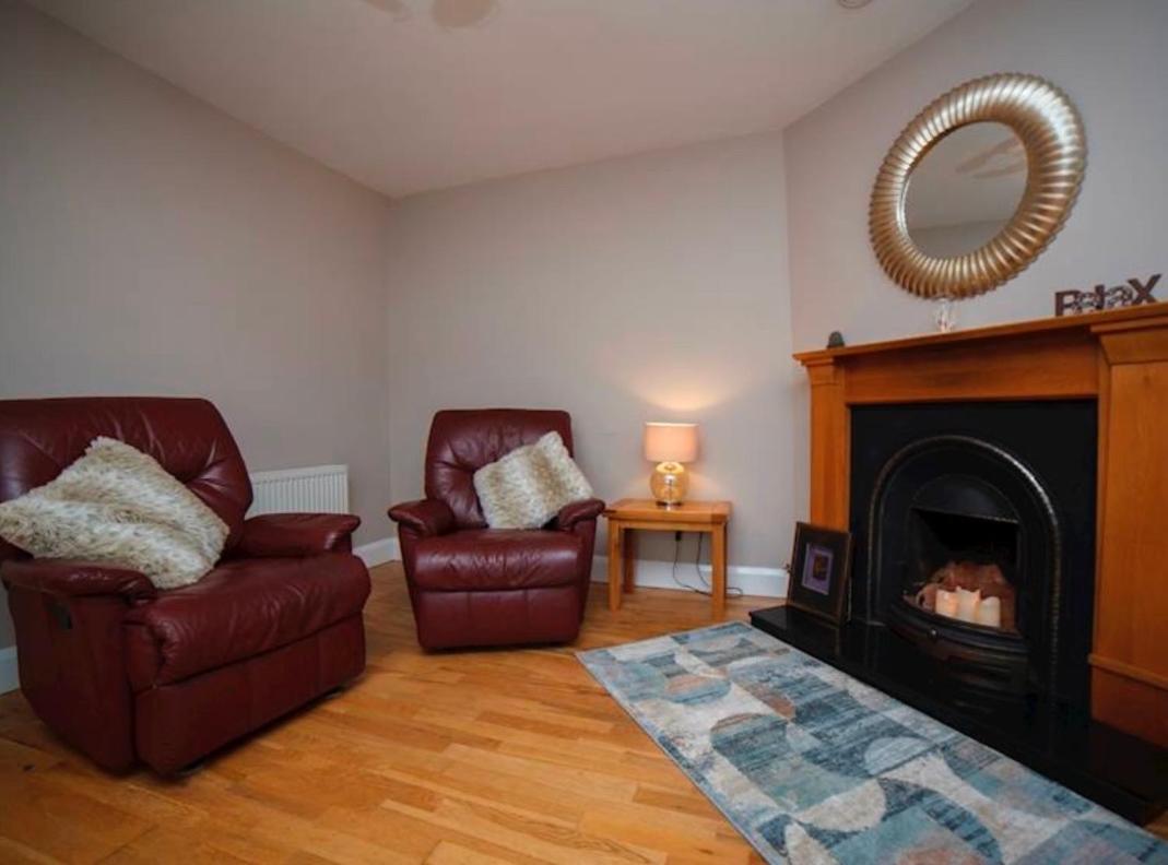 Immaculate home in central Westport view 3