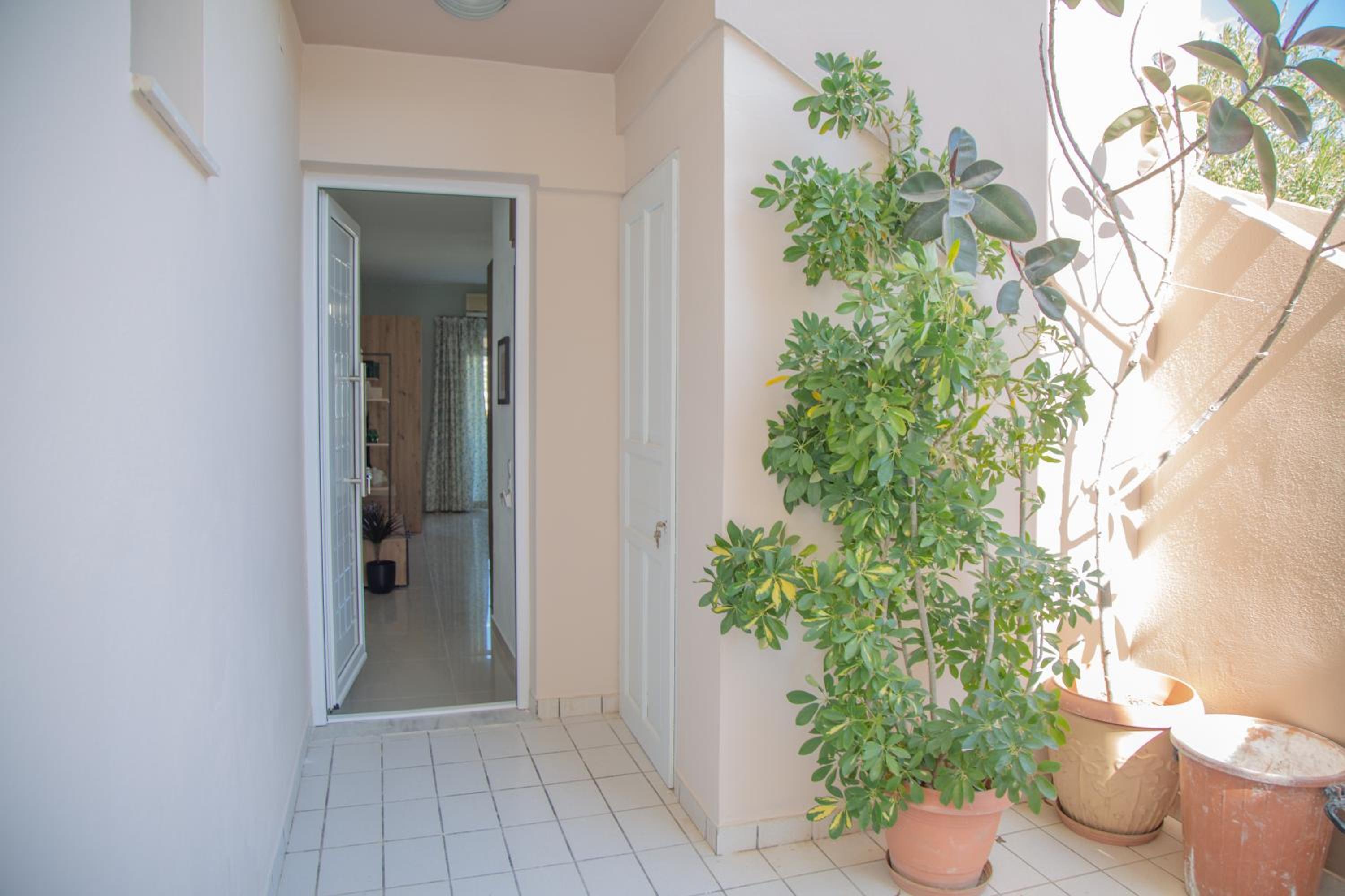 Studio Athena with panoramic view of MakryGialos view 5