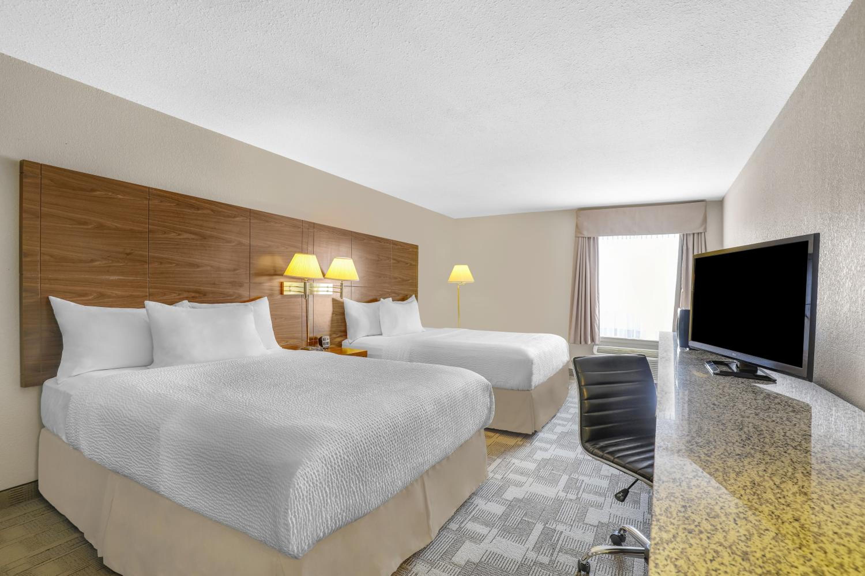 Red Deer Vacations - Days Inn by Wyndham Red Deer - Property Image 2