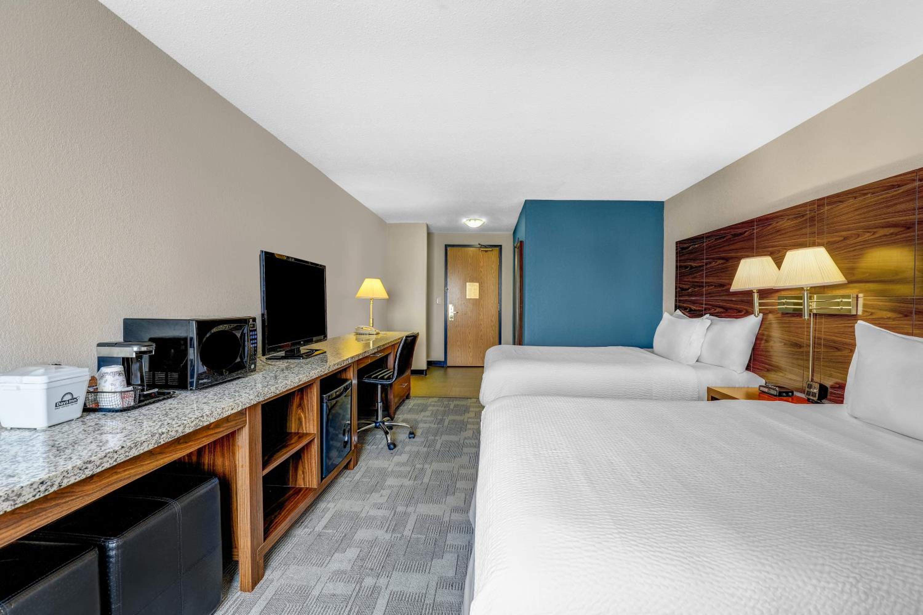Red Deer Vacations - Days Inn by Wyndham Red Deer - Property Image 4