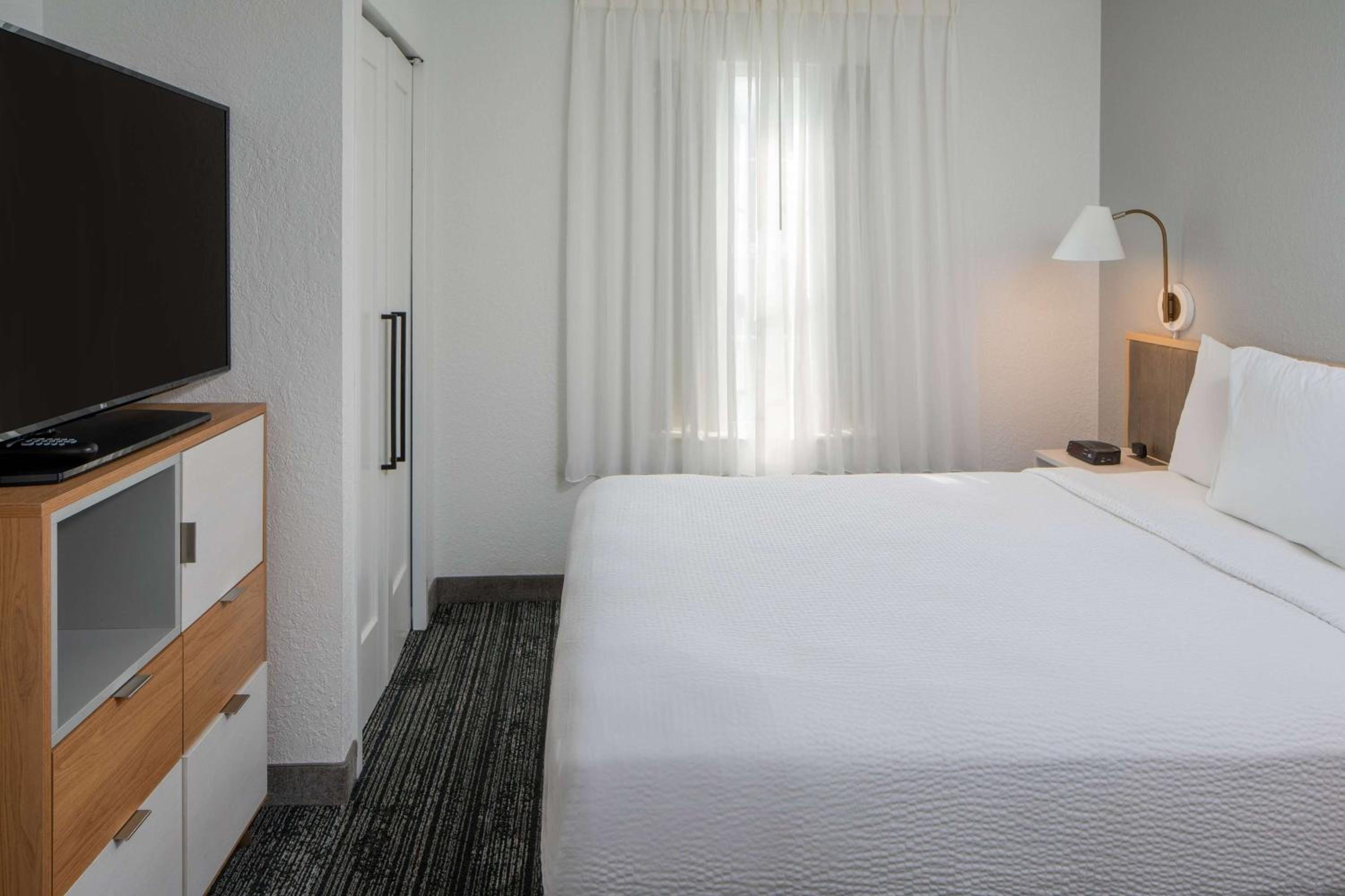 Sonesta Simply Suites Falls Church - Property Image 28