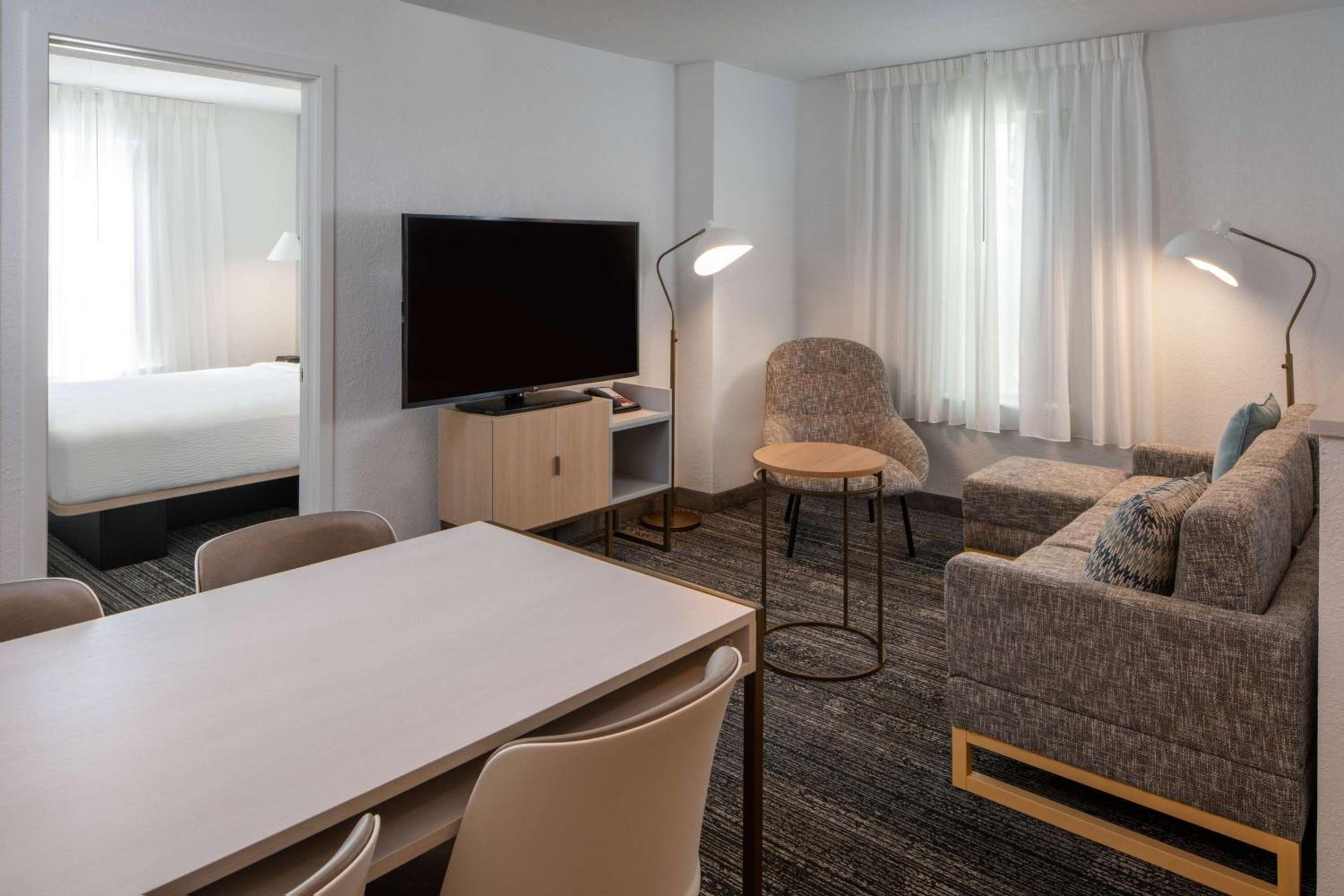 Sonesta Simply Suites Falls Church - Property Image 27