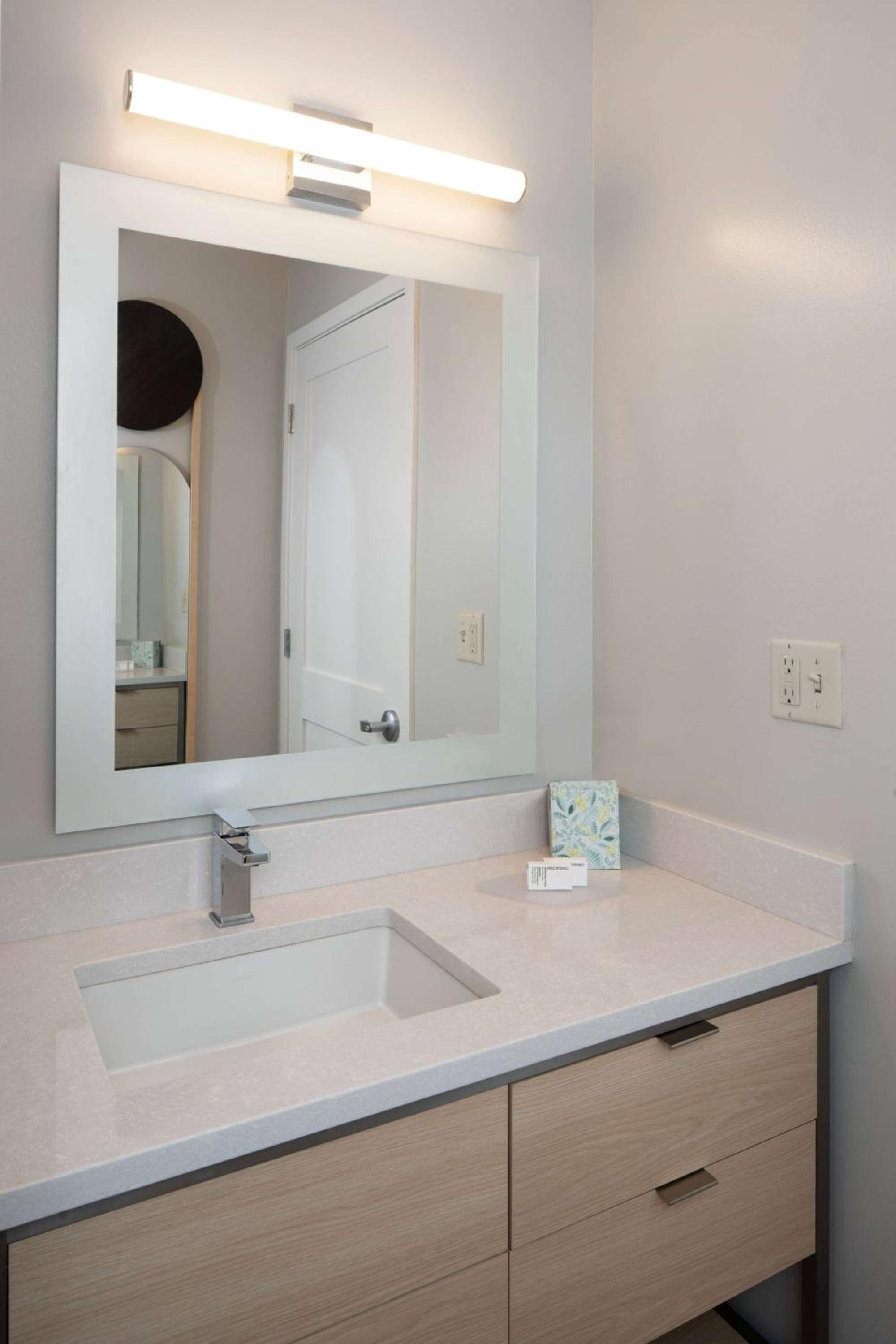Sonesta Simply Suites Falls Church - Property Image 22