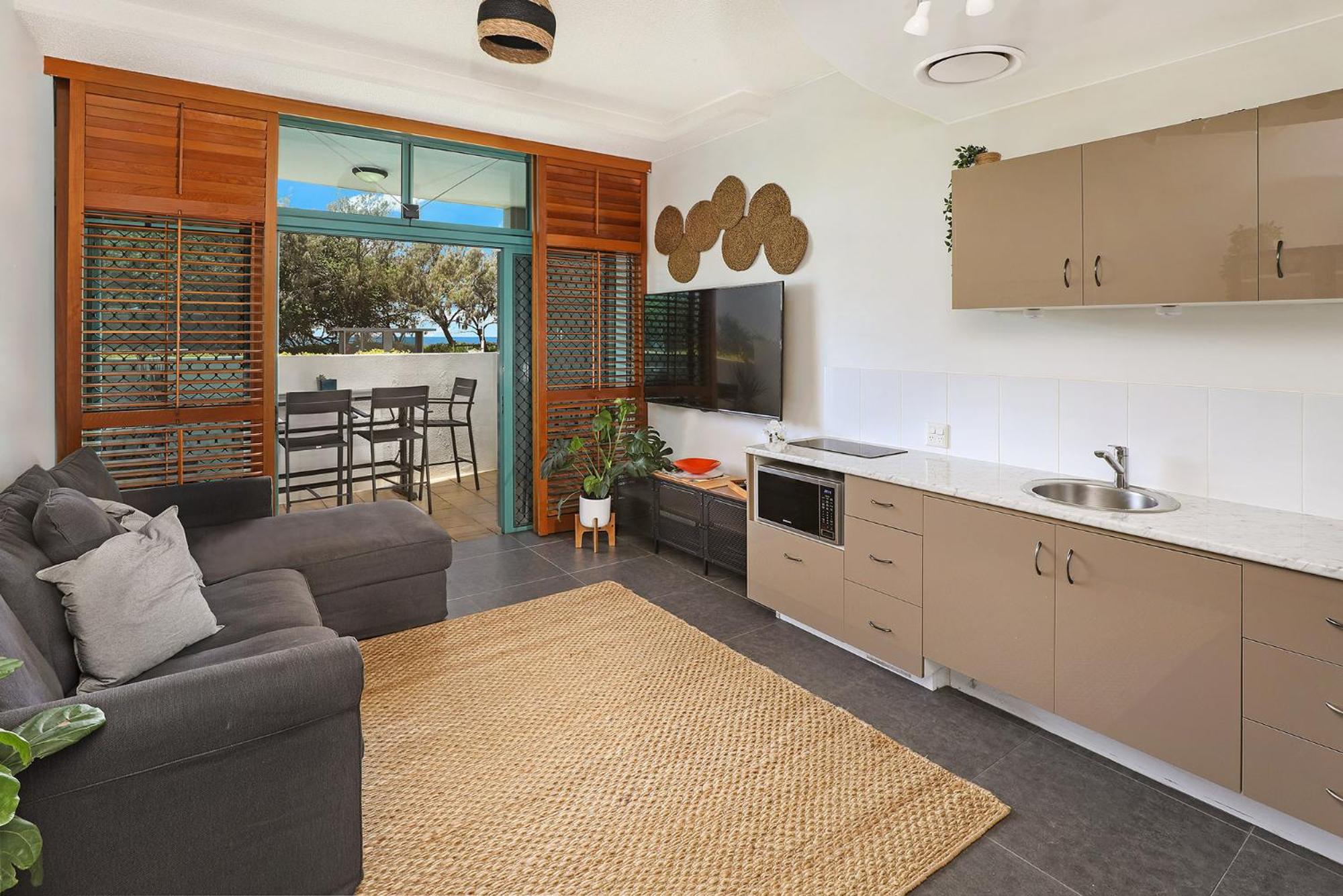 Grand Palais Boolarong Beachside Apartments