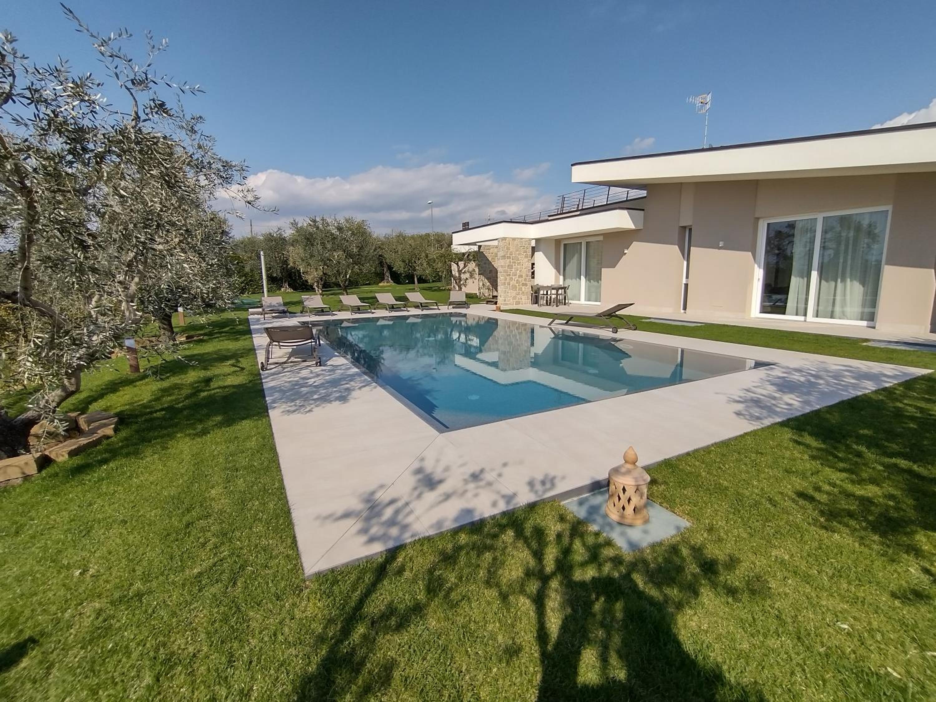 La Rondinella Apartments view 2