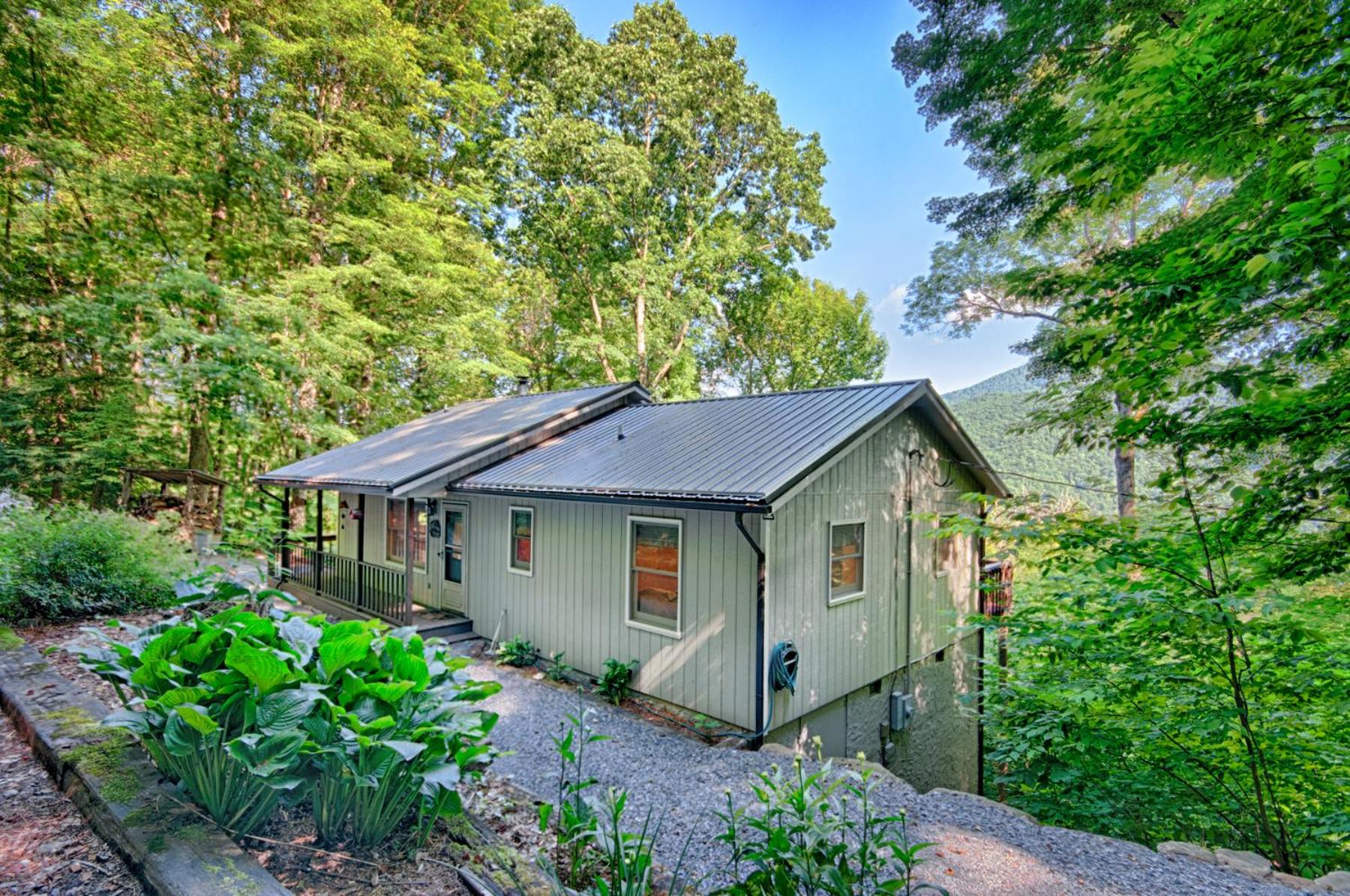 Bella Vista - Hot Tub and Pet Friendly view 4