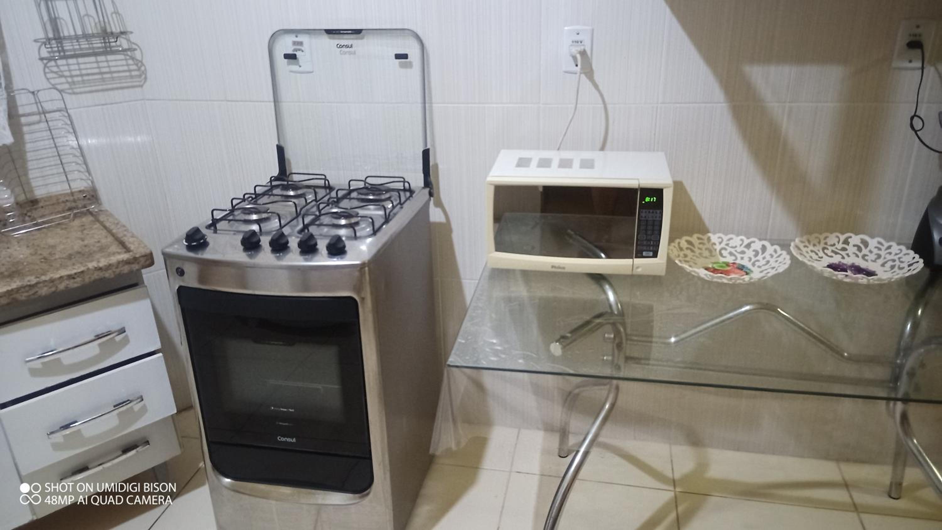 Casa com piscina , churrasqueira, Wi-Fi, em rua de Areia à 1km da praia, bairro sussegado, proíbido uso de som extremamente alto ideal para descansar