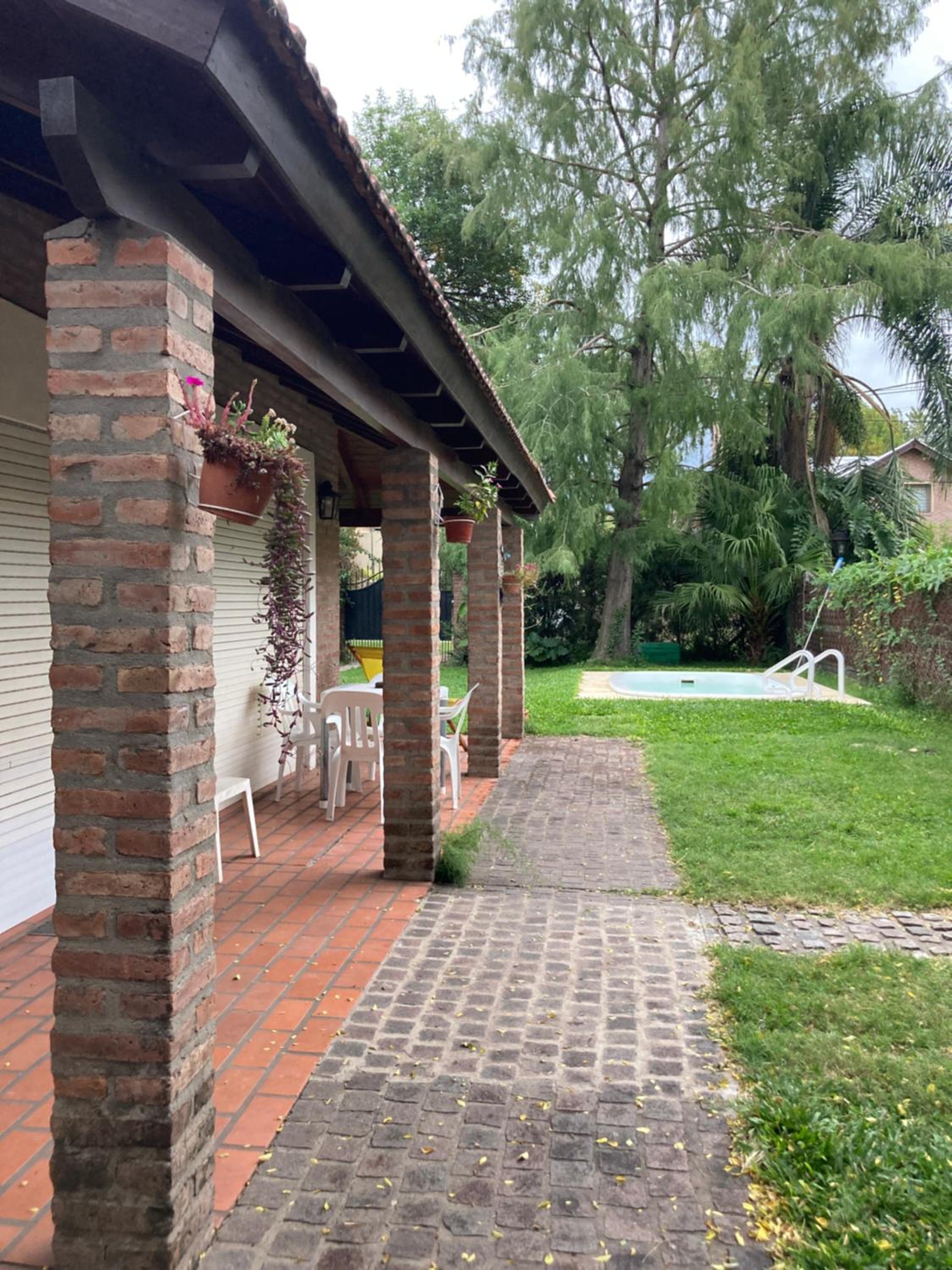 Las Calandrias