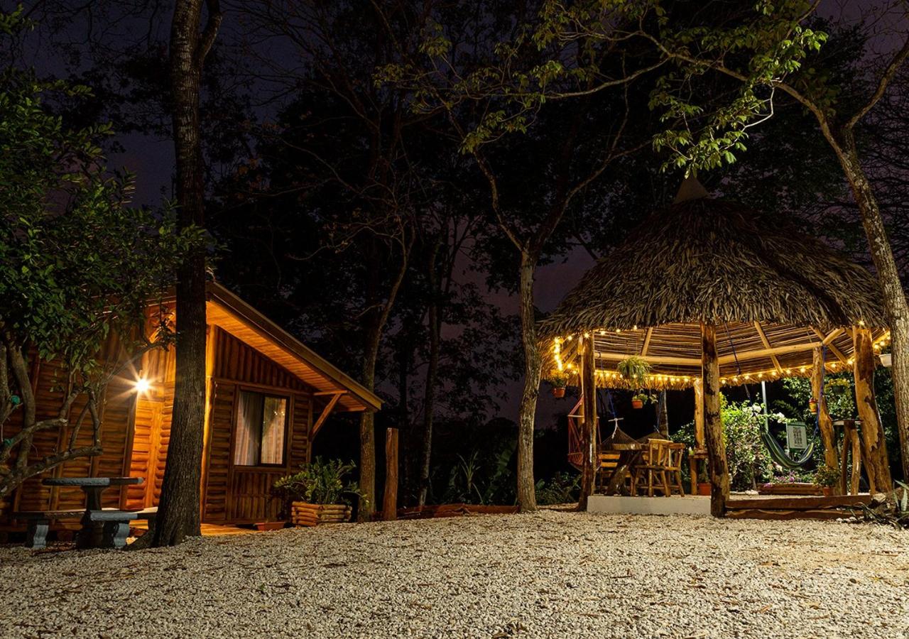 Eco-Turismo Guayacanes