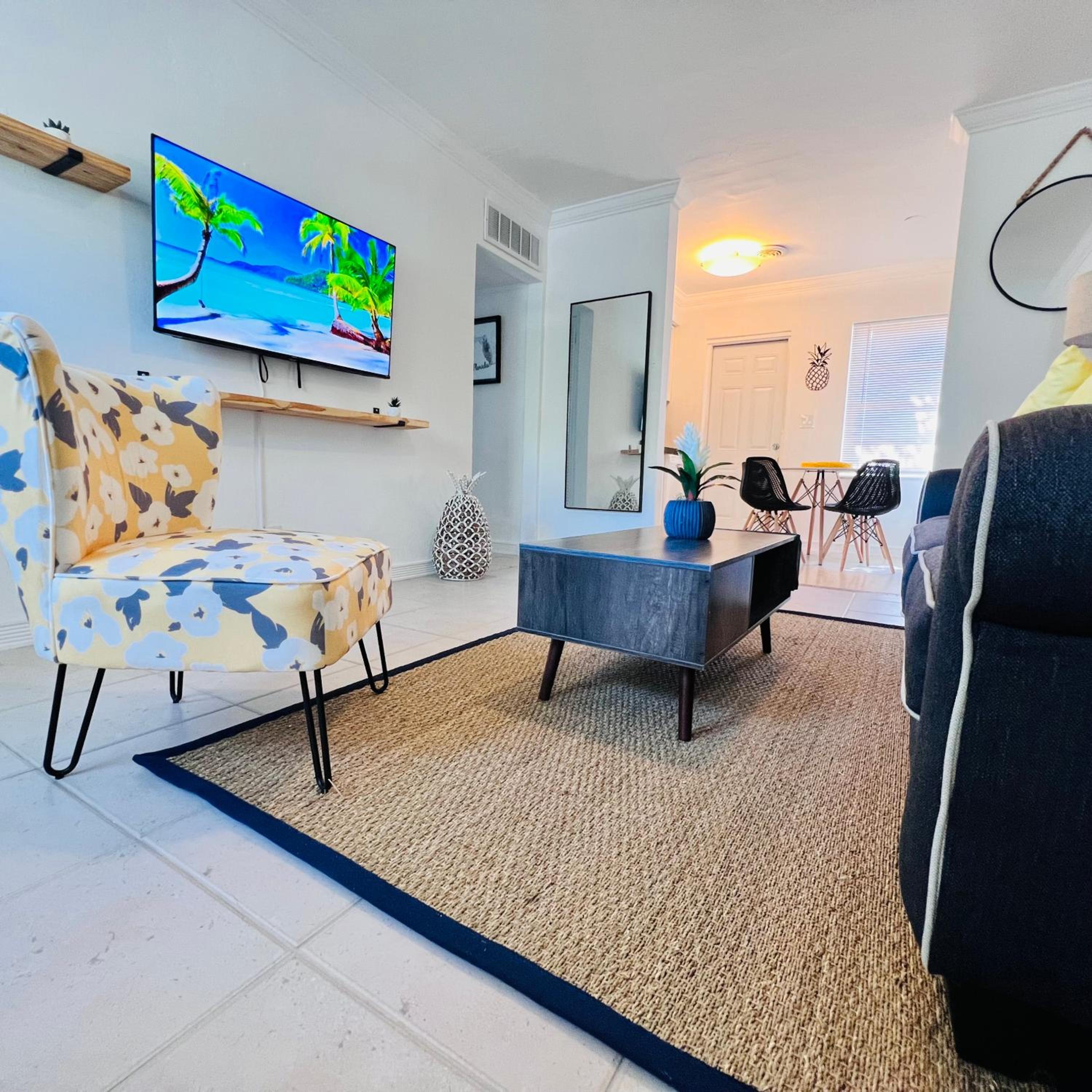 CocoBay 2BR Condos Near Beach, Galleria Mall, Wilton Manors, Cruise Port