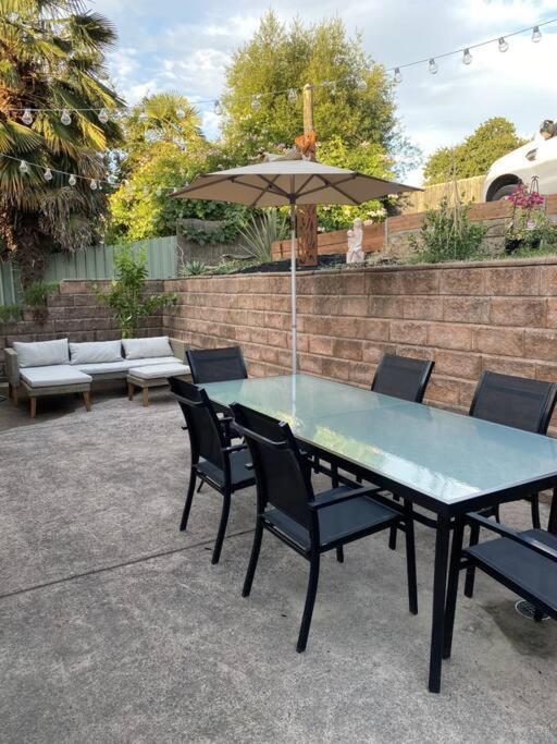 Hotel Valley House - Location Location Location - Comfortable home in the heart of Healesville - Image 1