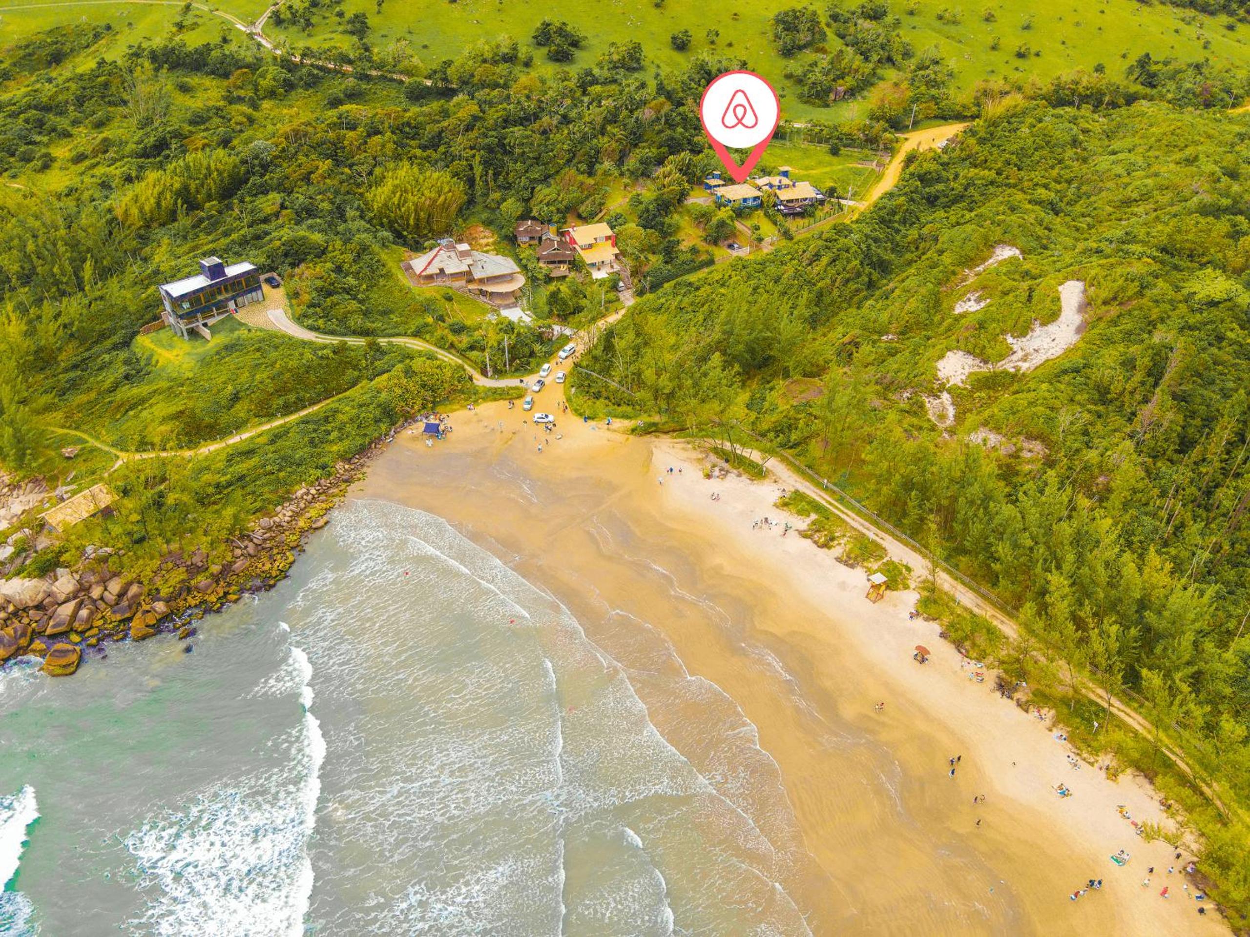 Linda casa pé na areia vista para o Ouvidor EGO003