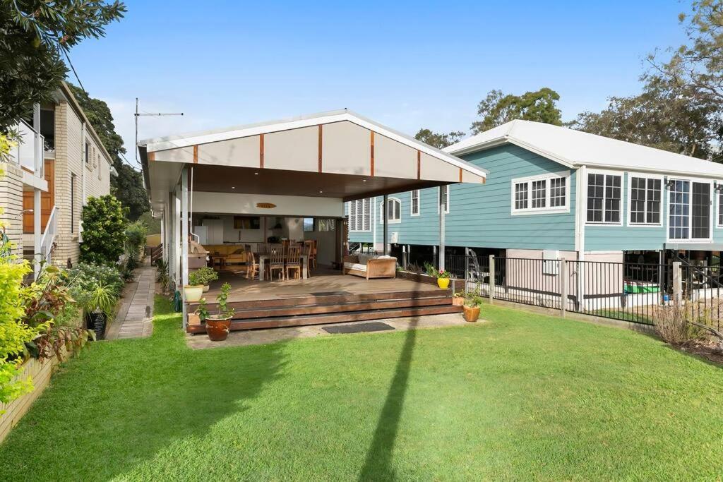 LIVING ON THE DECK!