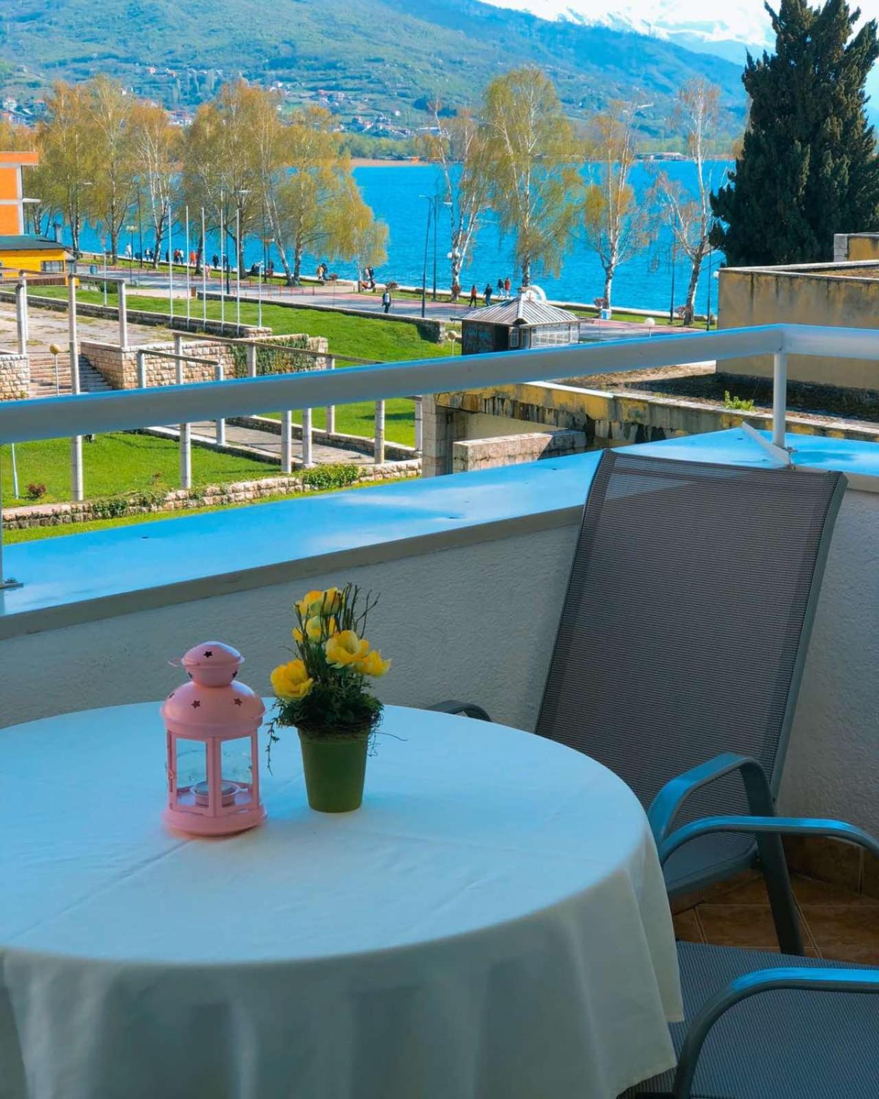 Exclusive Apartments with Lake view view 3