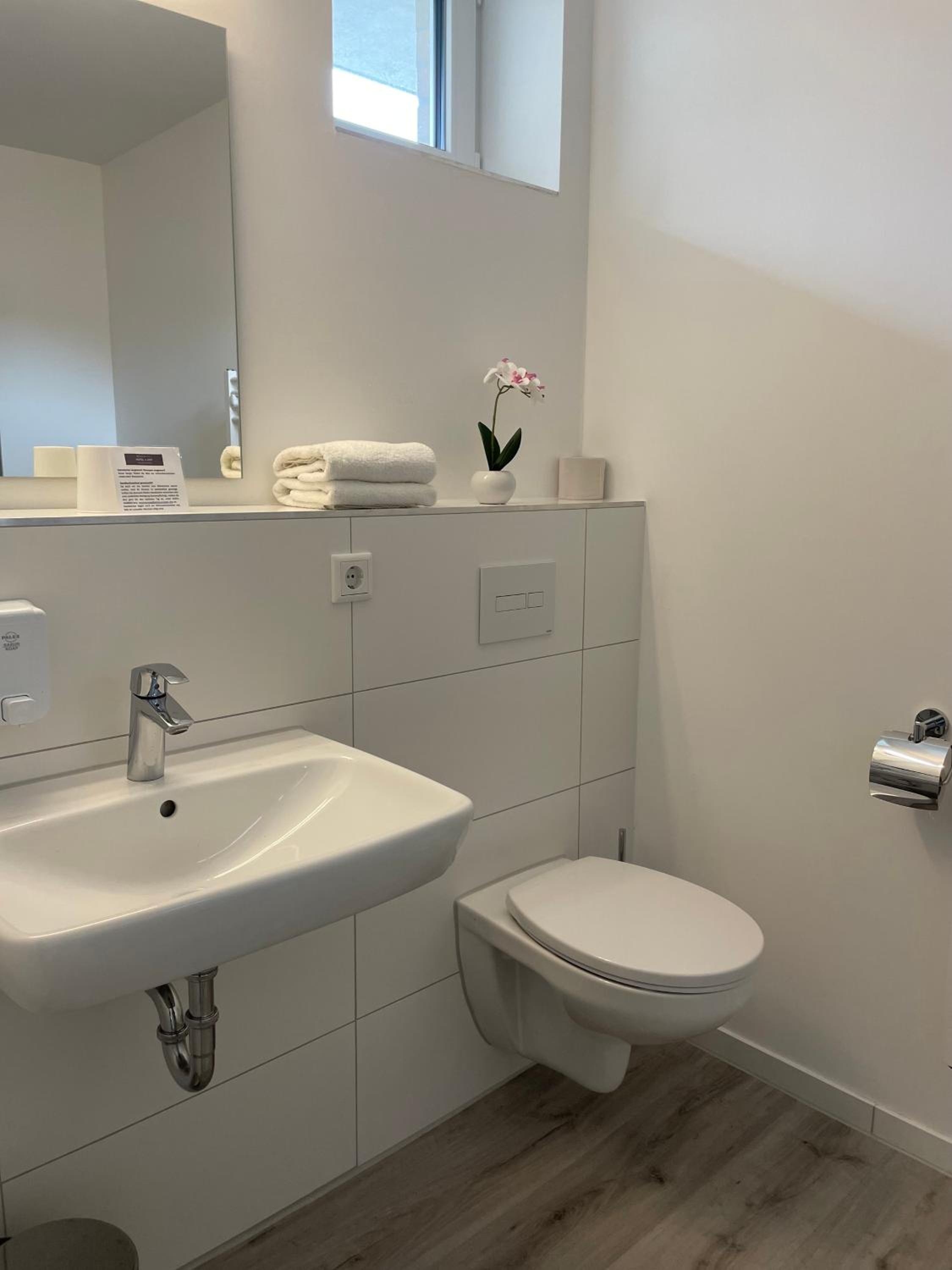 PRIMA Inn HOTEL & HOF NEURUPPIN - digitales & rezeptionsloses Motel