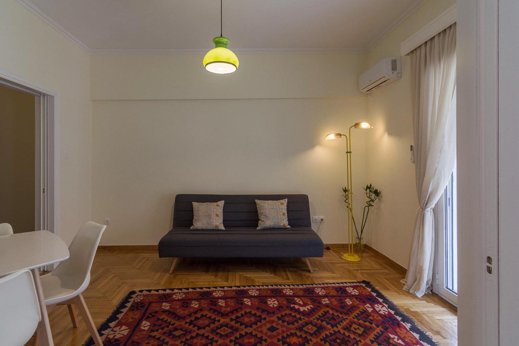 Athens Vacations - Bright and Spacious 2-bedrooms Apartment in Athens - Property Image 2