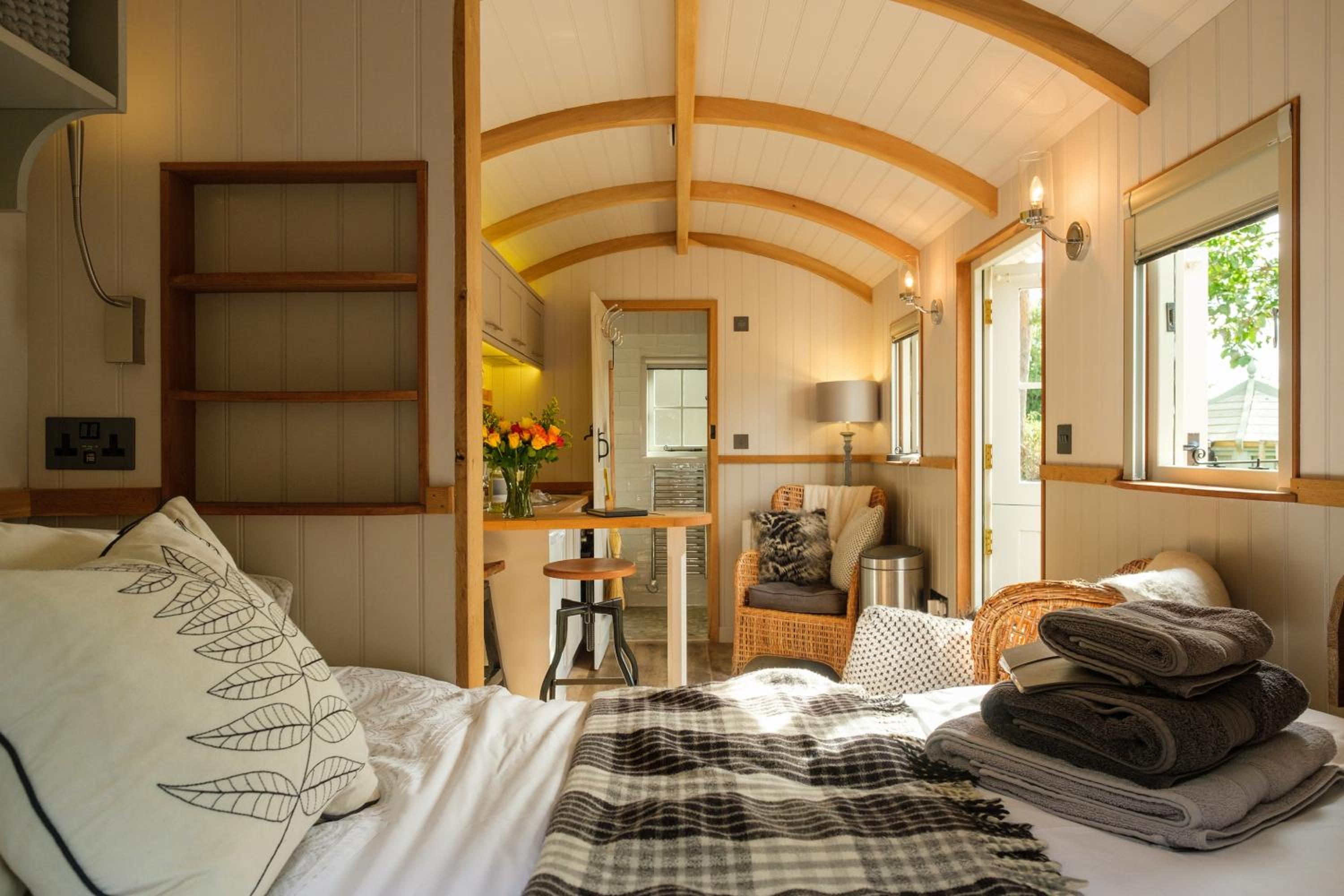 Piano Forte - a delightful rural shepherd hut & hot tub available ! view 2