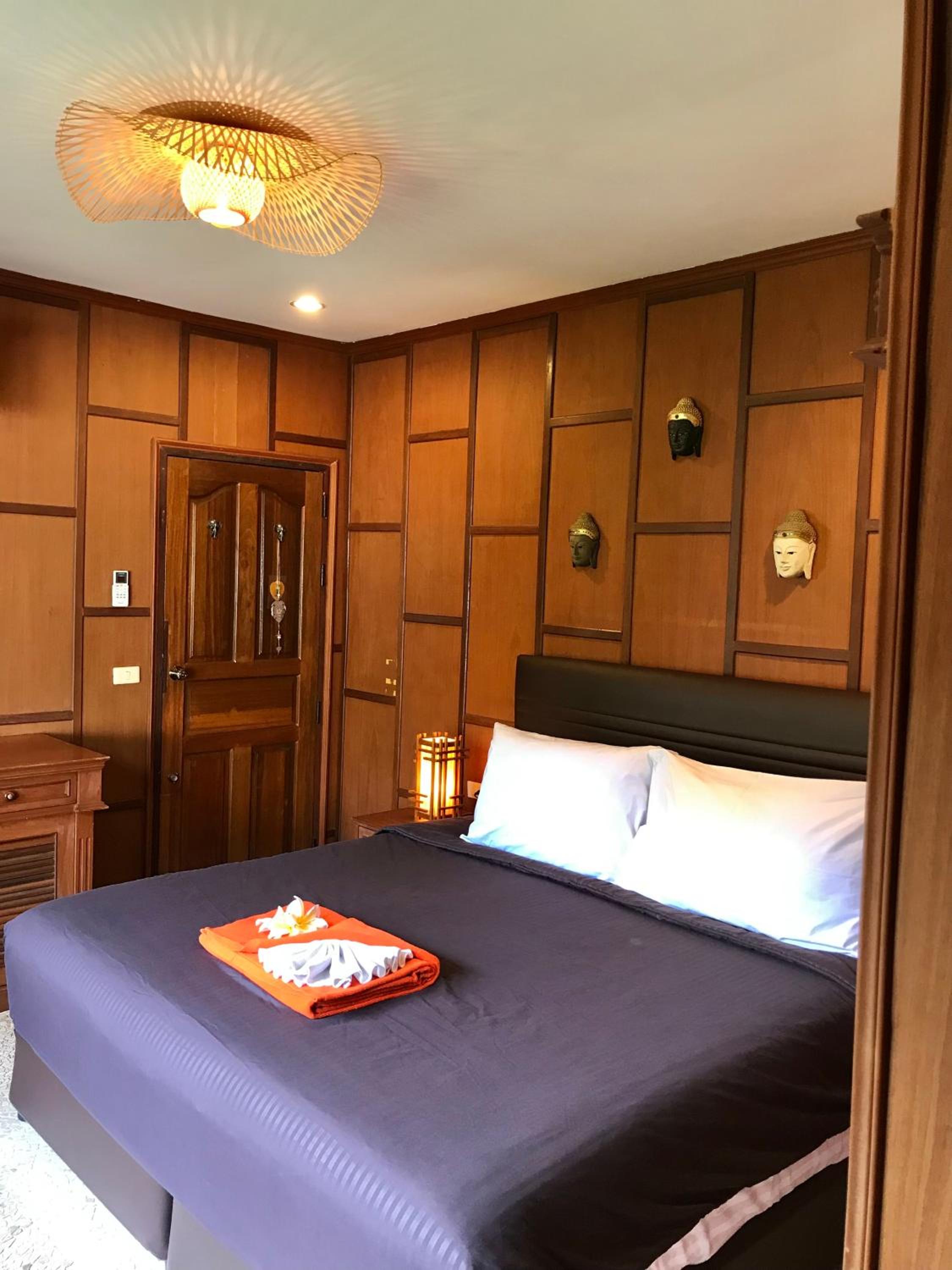 Baan Laem Noi Villa's