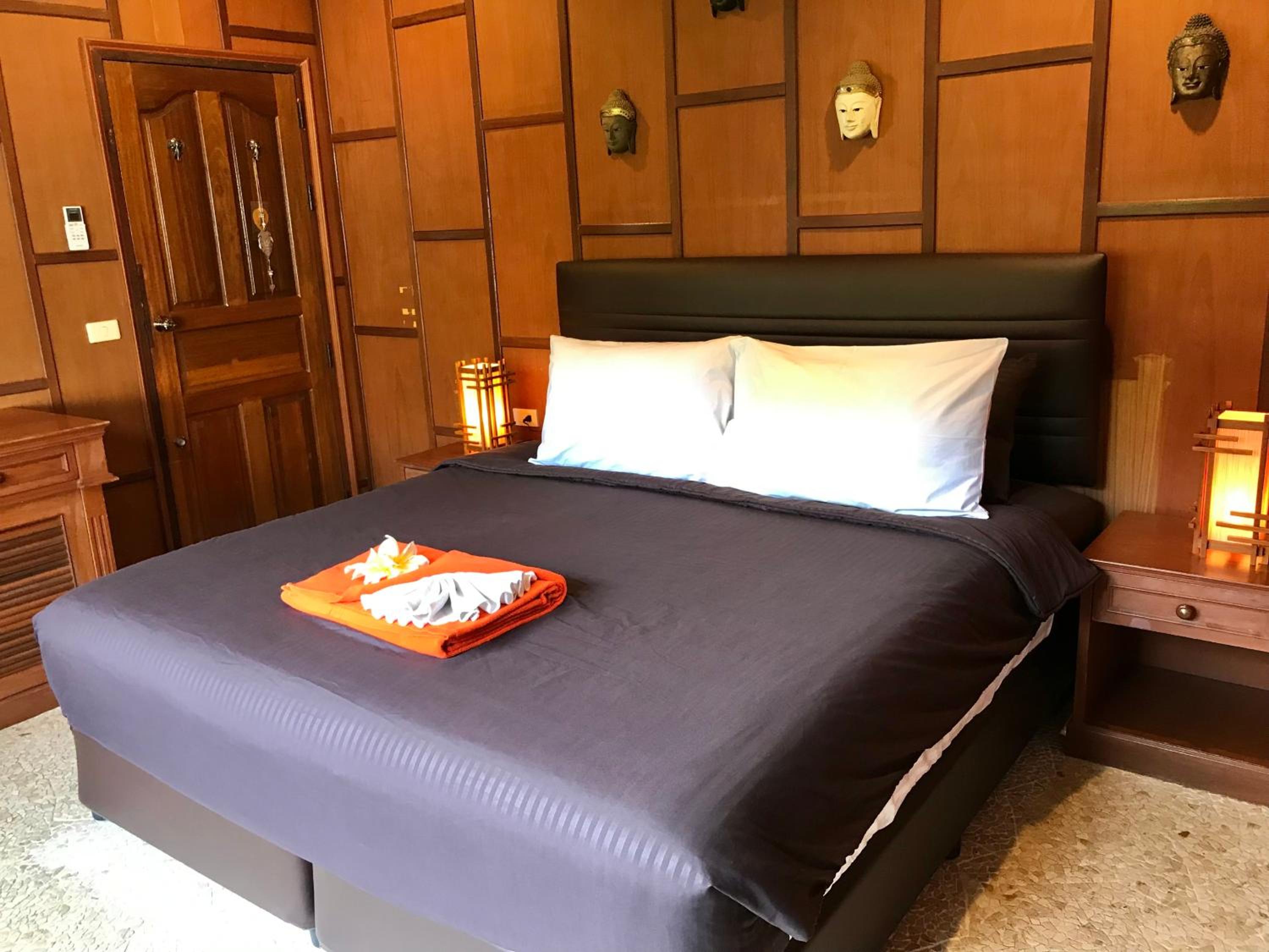 Baan Laem Noi Villa's