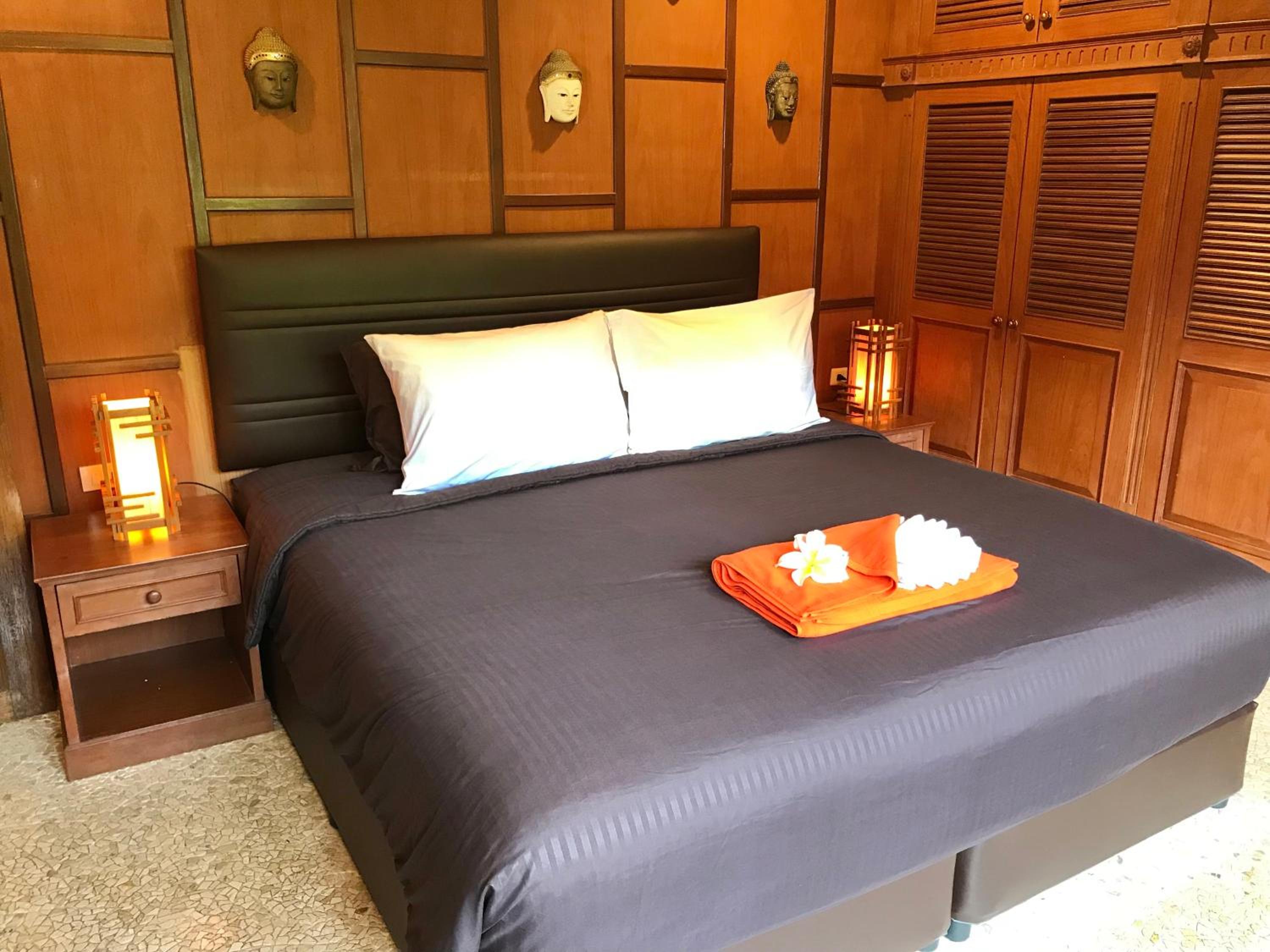 Baan Laem Noi Villa's