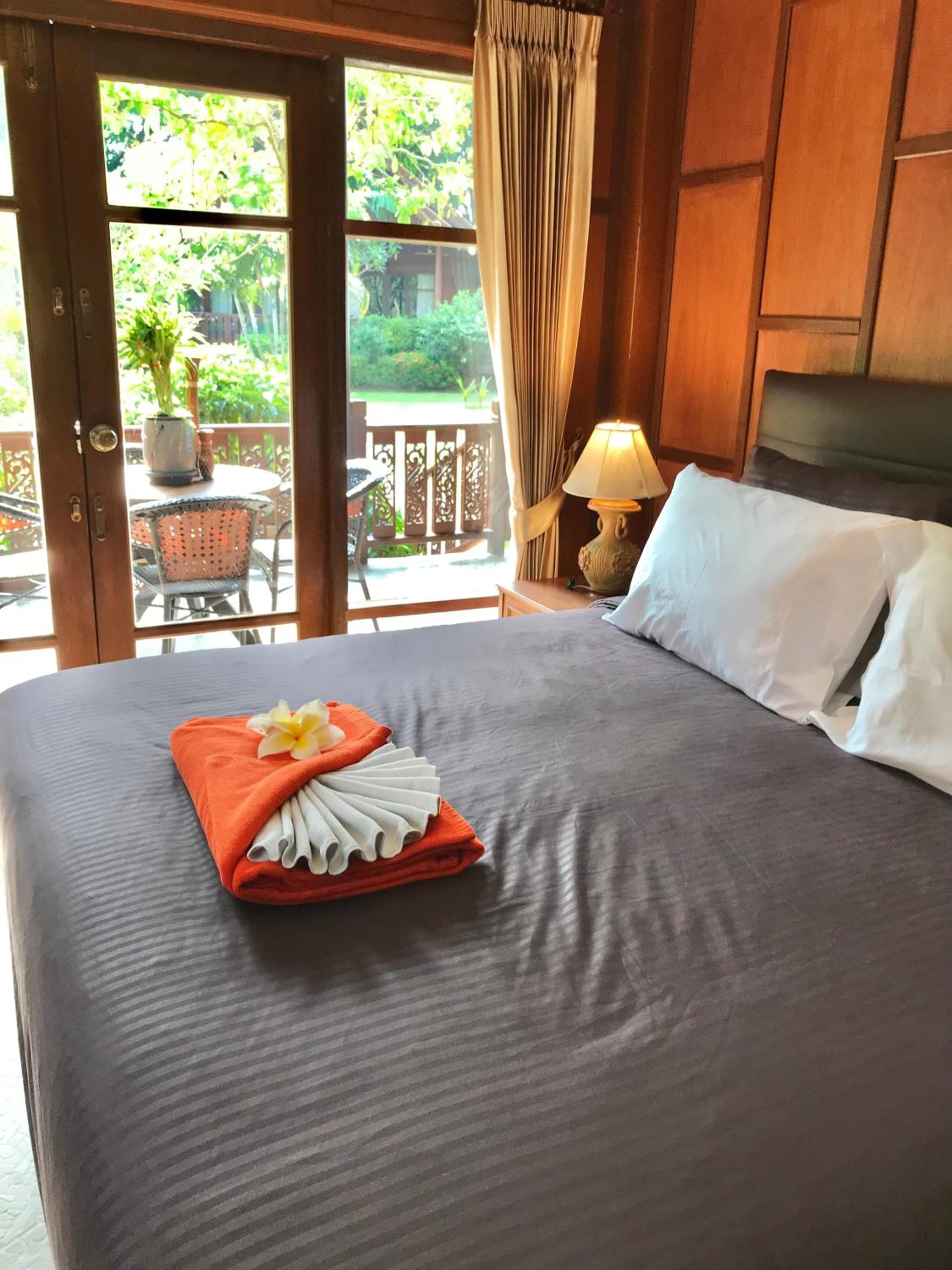 Baan Laem Noi Villa's