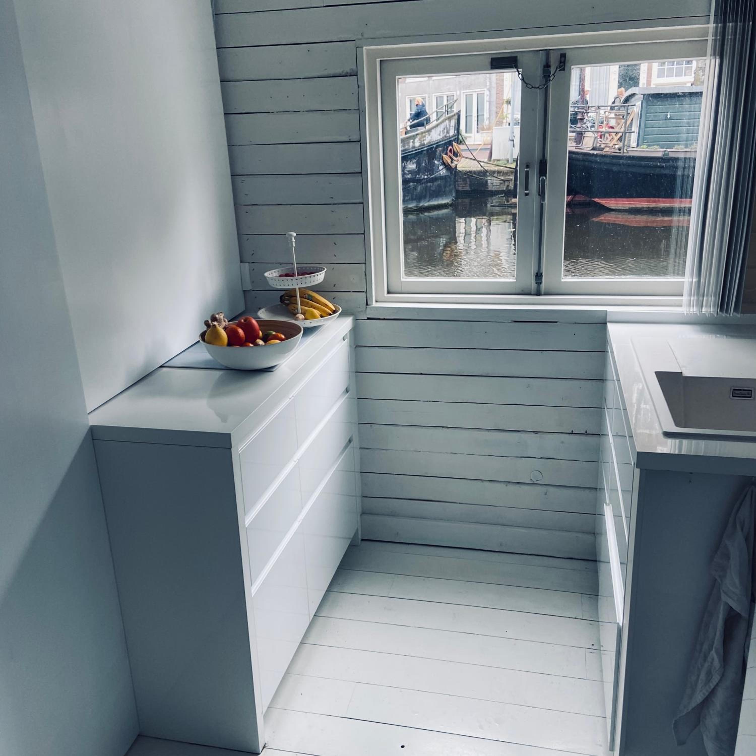 Houseboat Bonnie