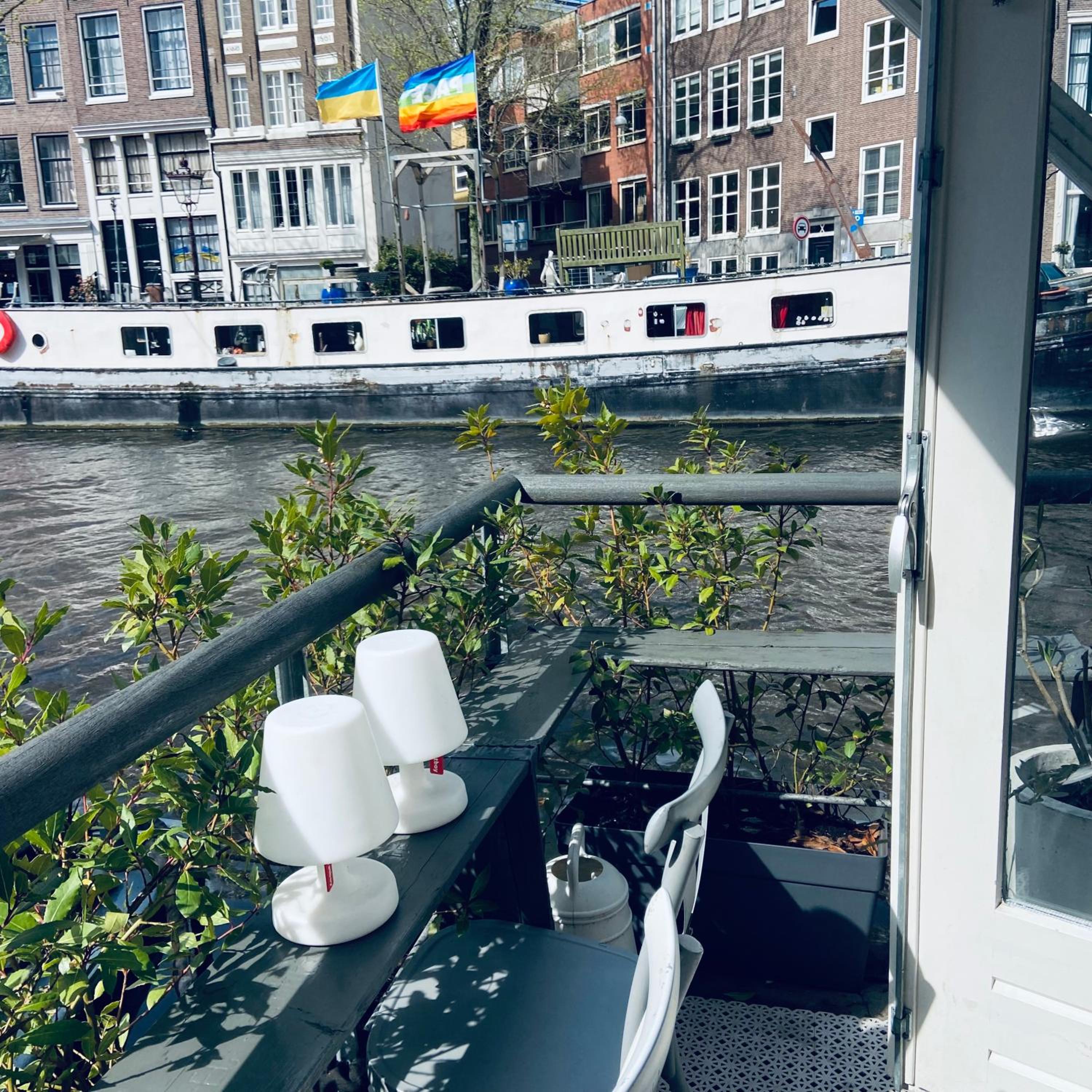Houseboat Bonnie