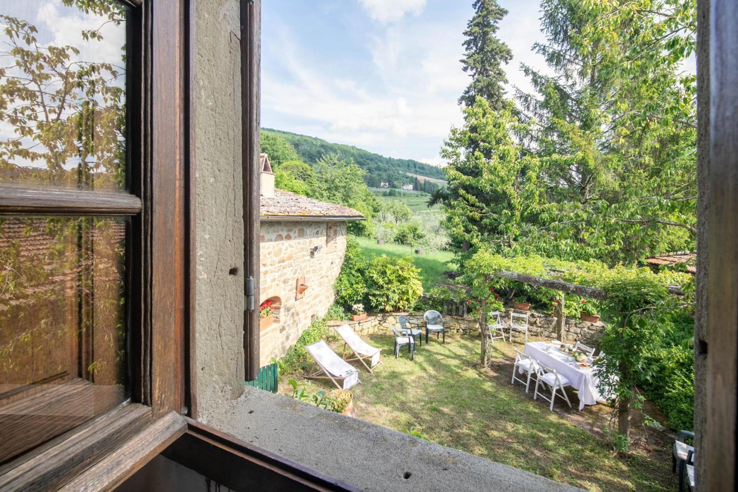 Stone built farmhouse Antica Torre by VacaVilla view 4