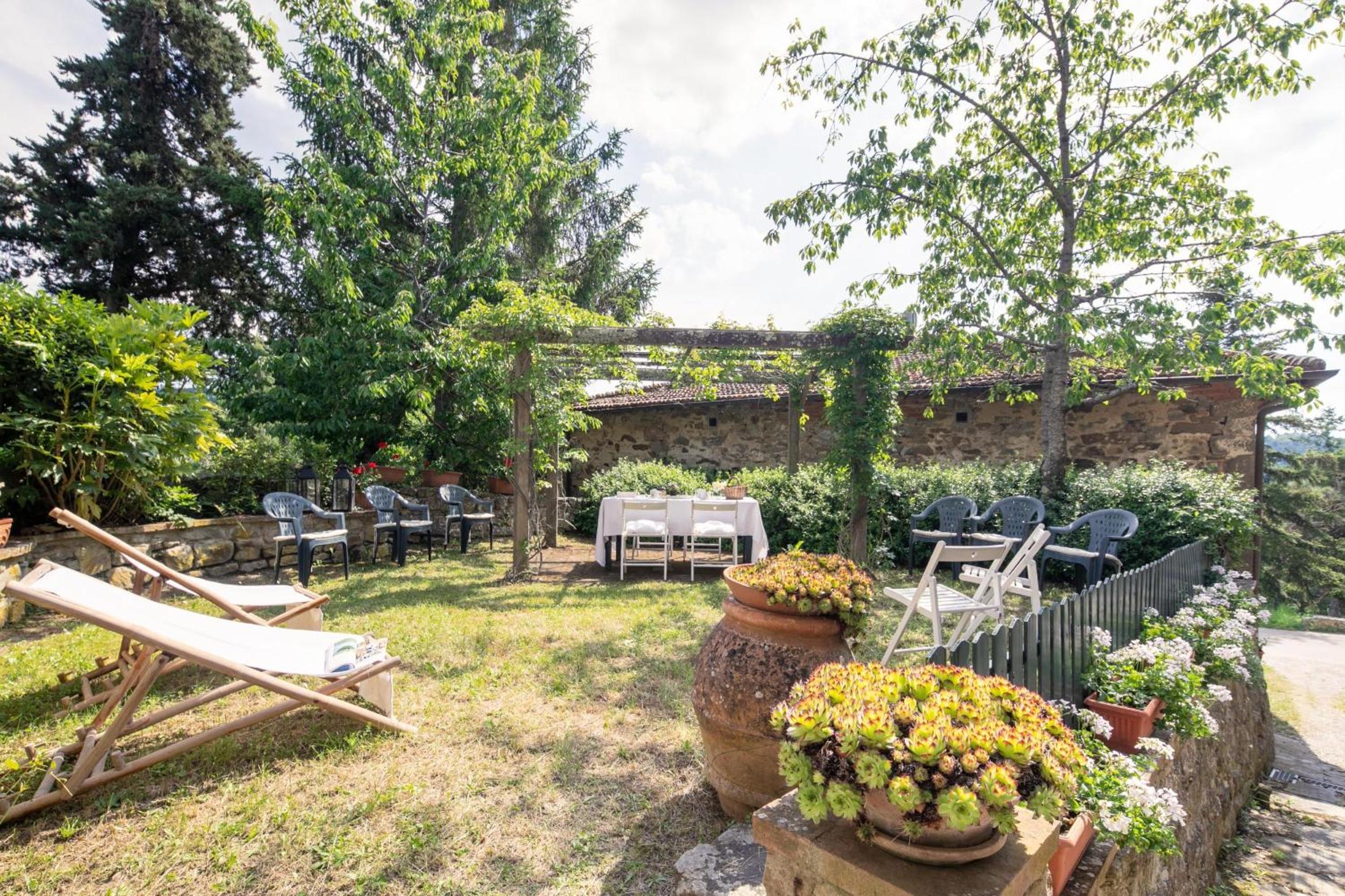 Stone built farmhouse Antica Torre by VacaVilla view 2