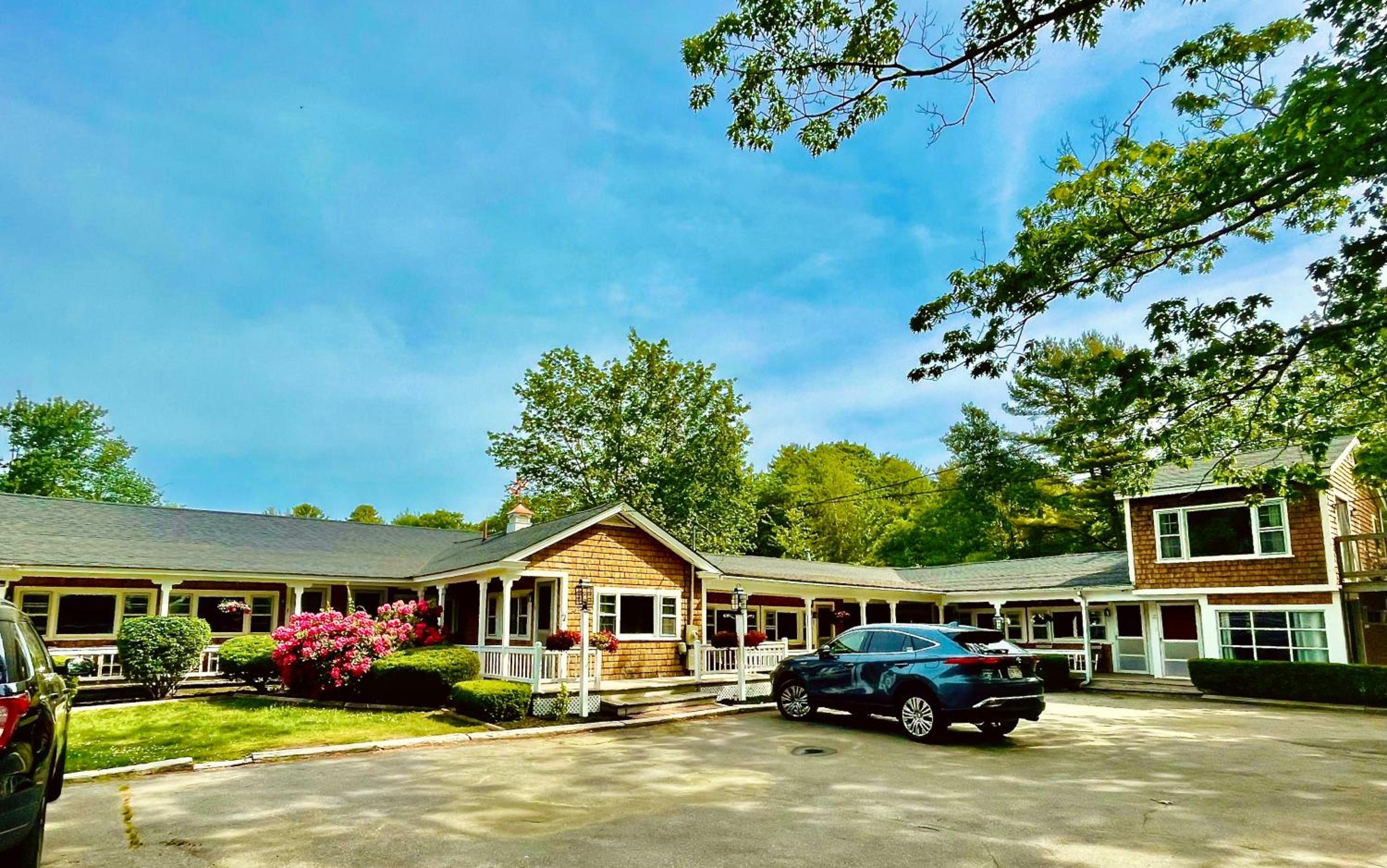 Kennebunkport Motor Lodge view 2