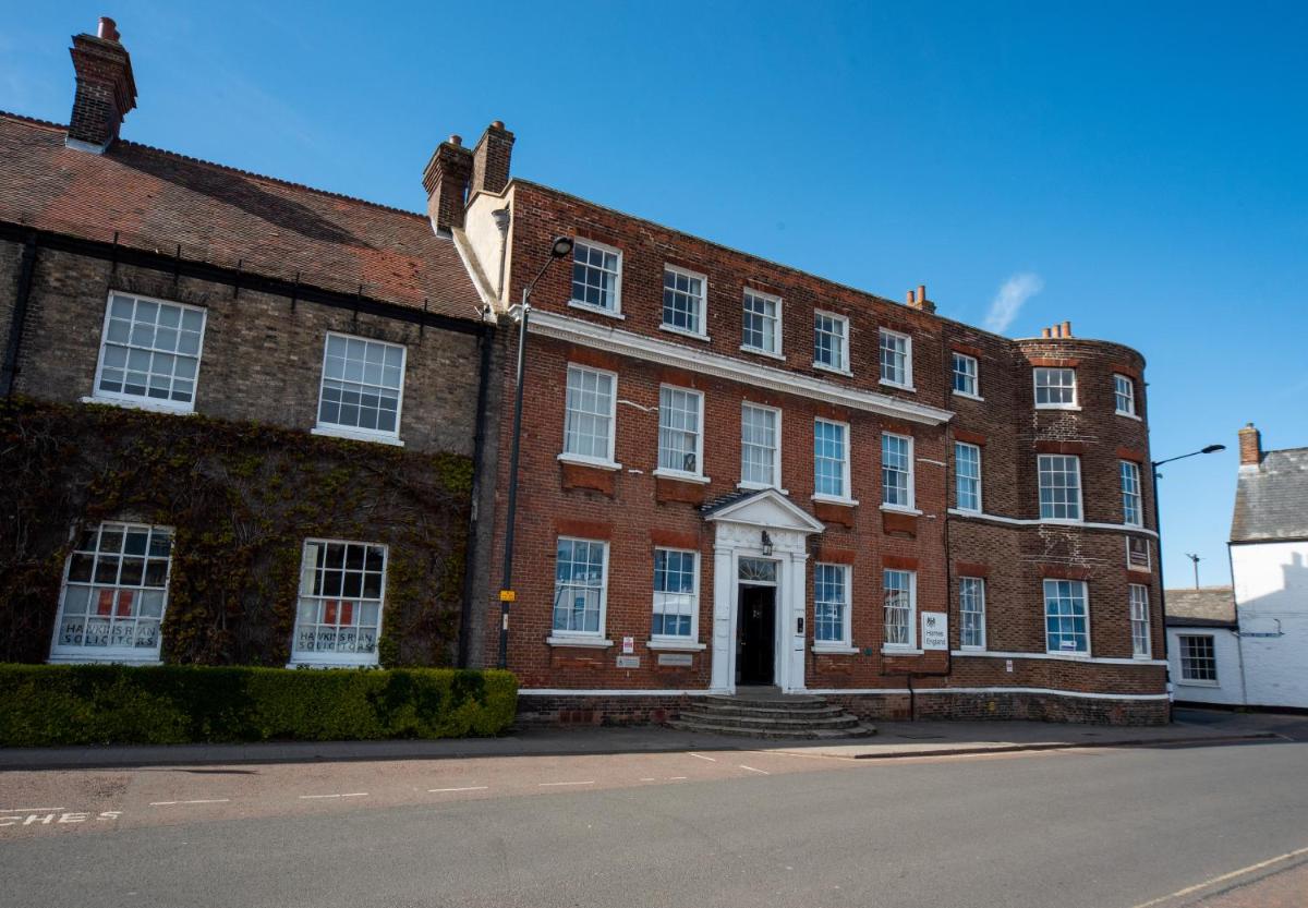 Kings Lynn Vacations - Modern Apartments in Kings Lynn with Free Wi-Fi - Property Image 2