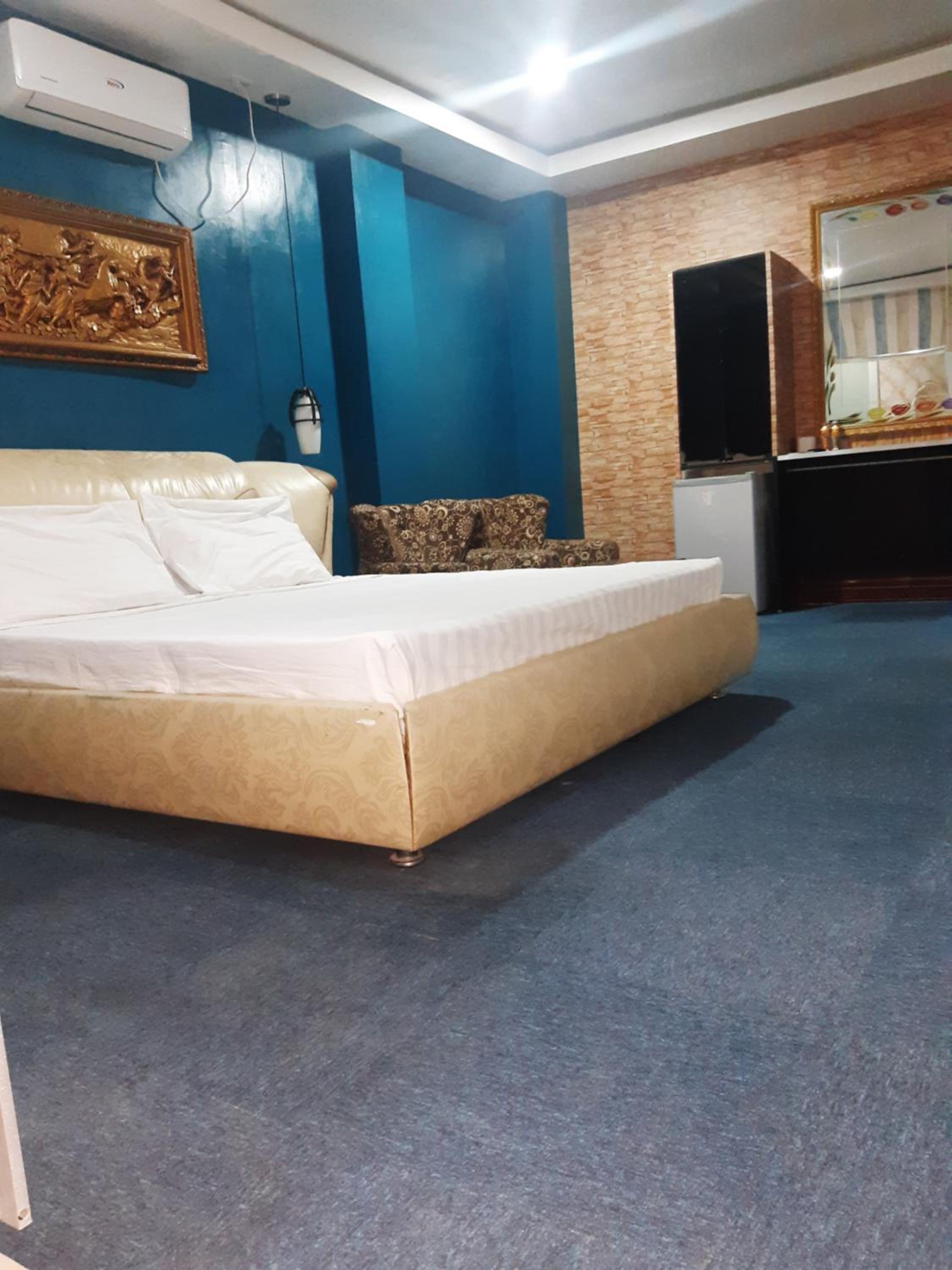 999 Hotel