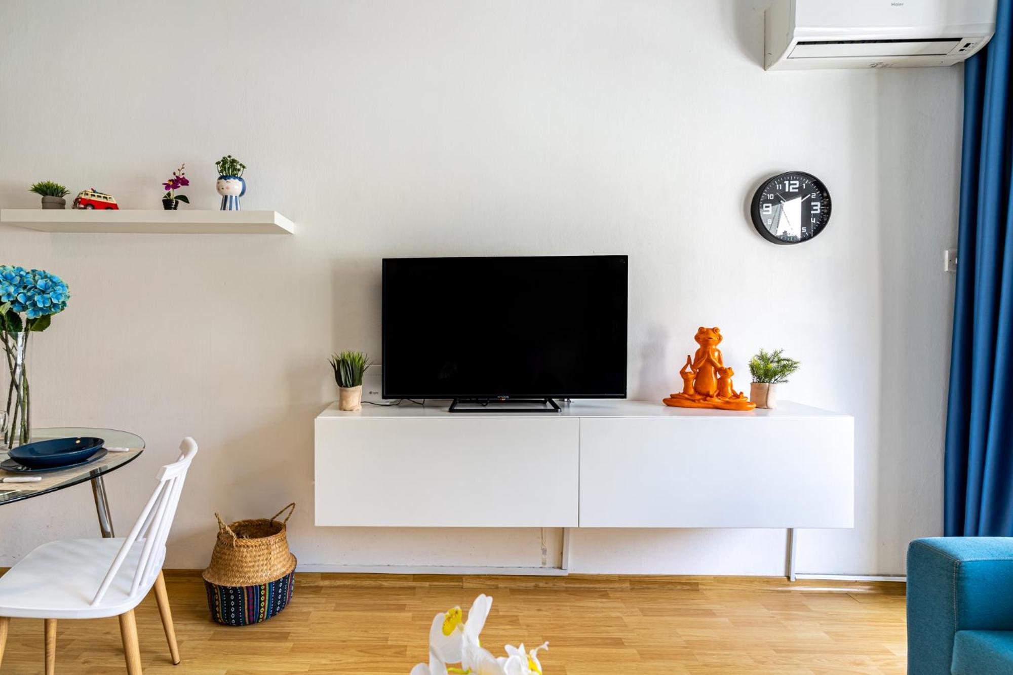 Blue Ivy 1-BR Apt in Larnaca Center view 3