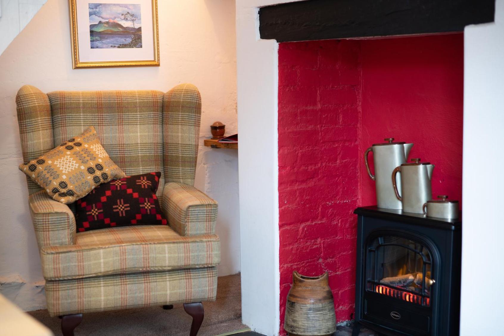 Cottage in heart of Dolgellau with parking view 2