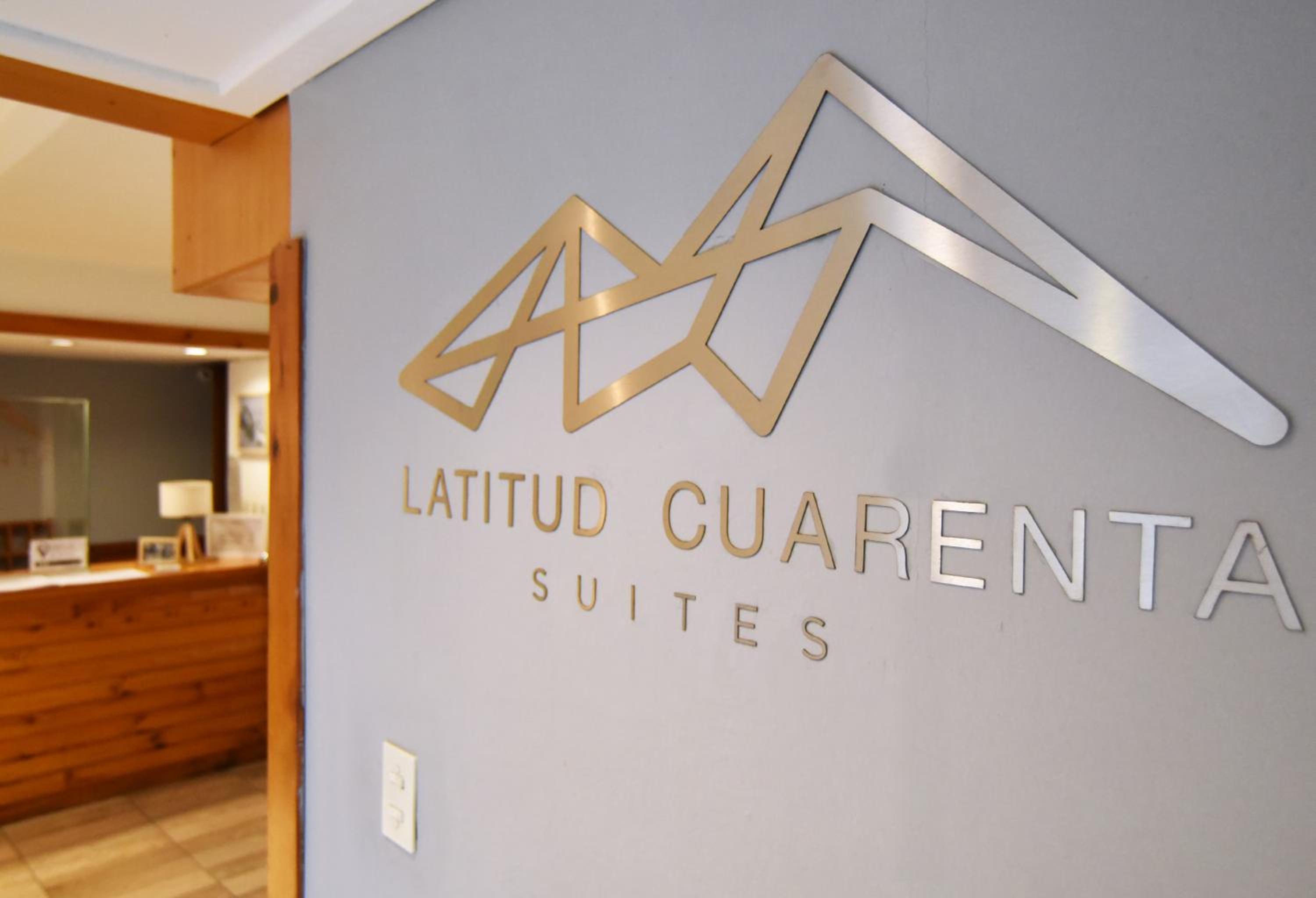 Latitud Cuarenta Suites