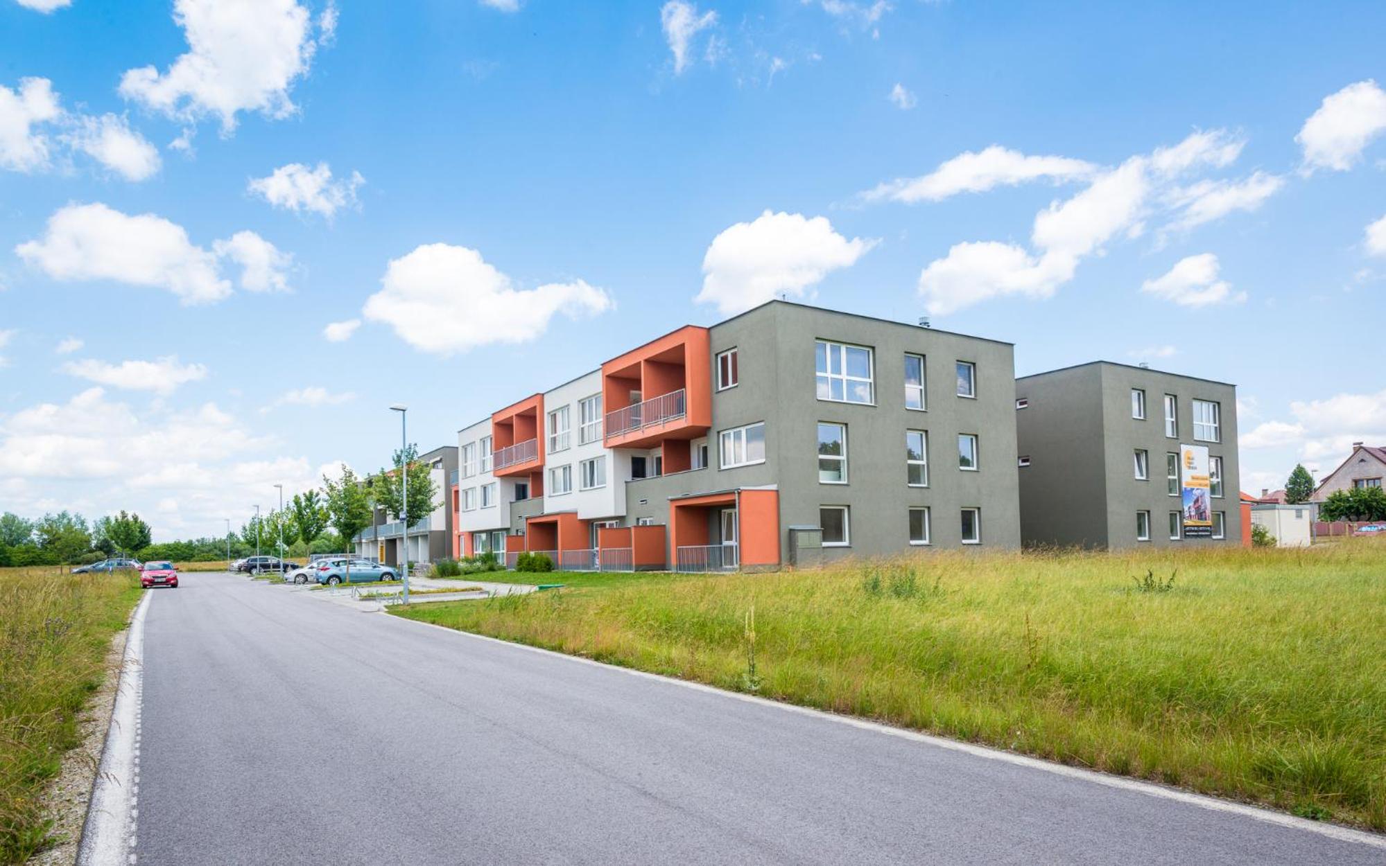 Hotel APARTMÁN LUŽNICE TŘEBOŇ - Image 1