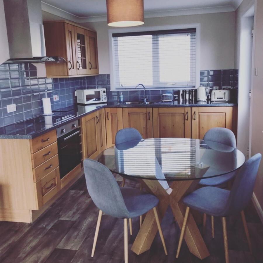 Malva - Modern 2 Bedroom Bungalow in Wick Sleeps 4 with private parking - NC500 Route view 2