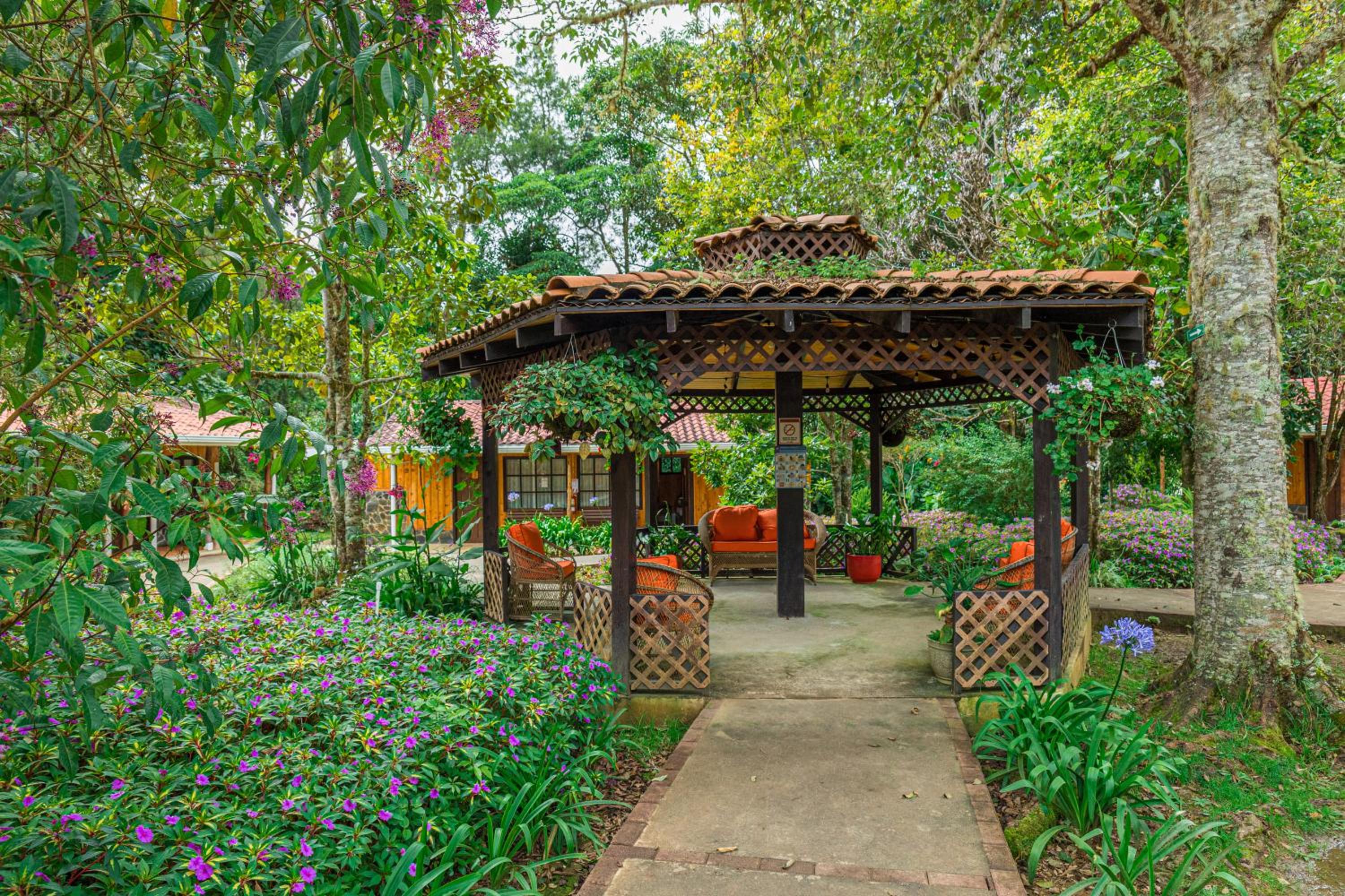 Hotel de Montaña Suria