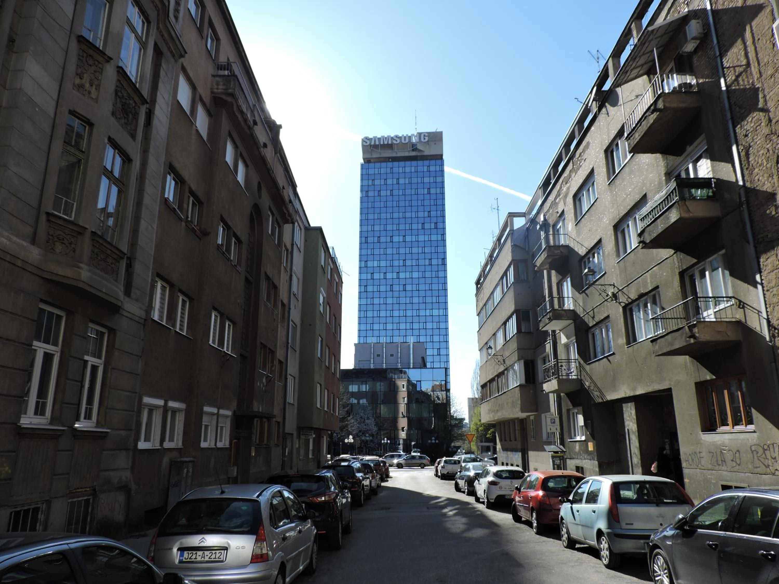 Photo 33