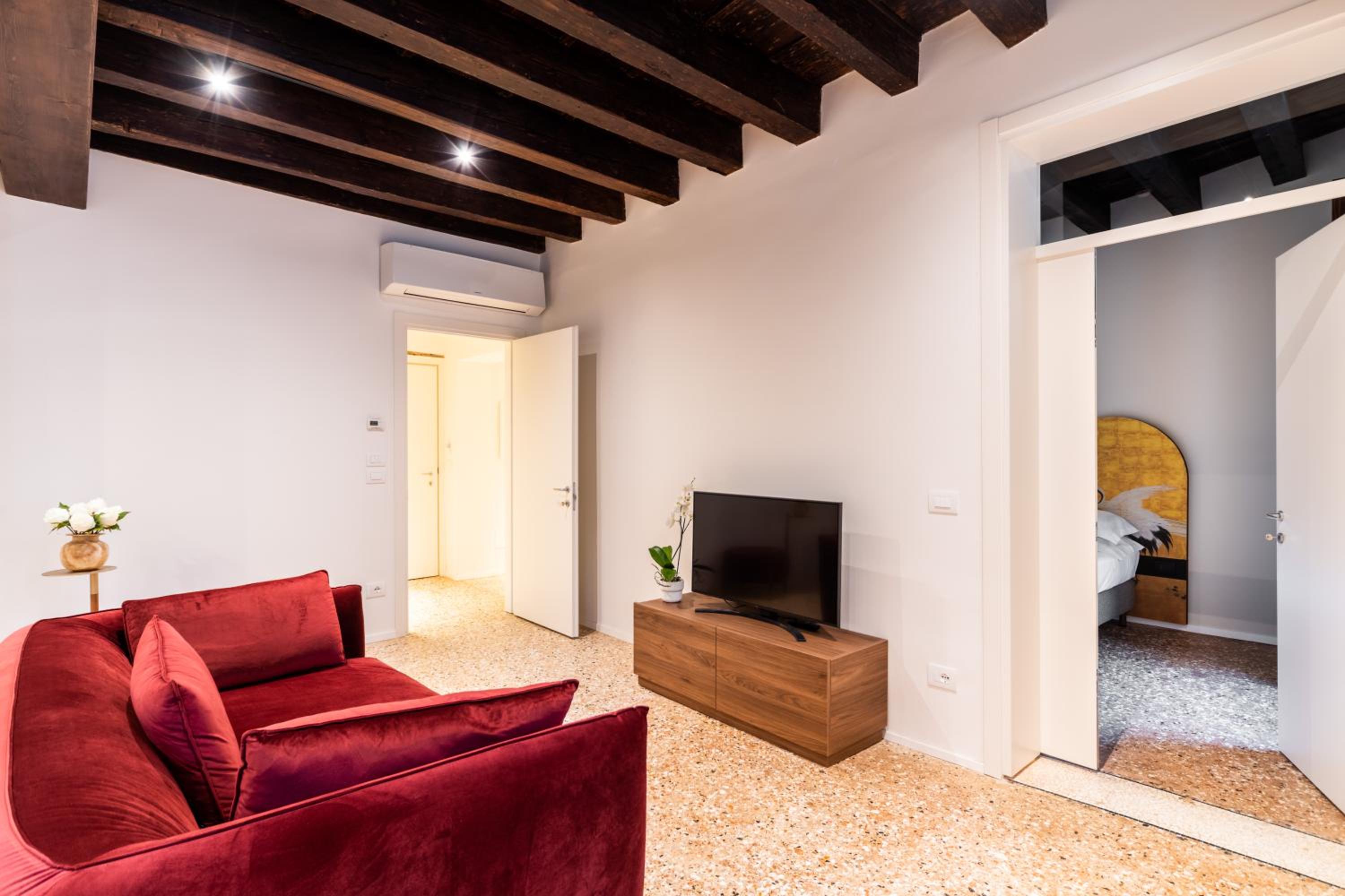 Palazzo Miracoli Apartments