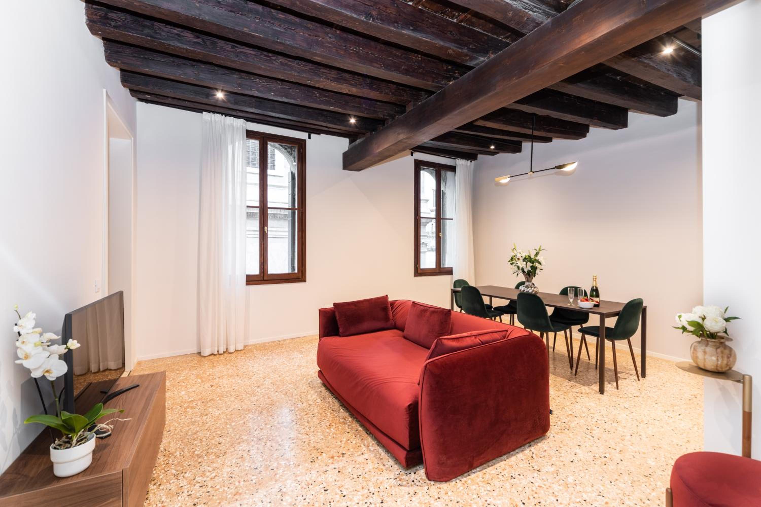 Palazzo Miracoli Apartments