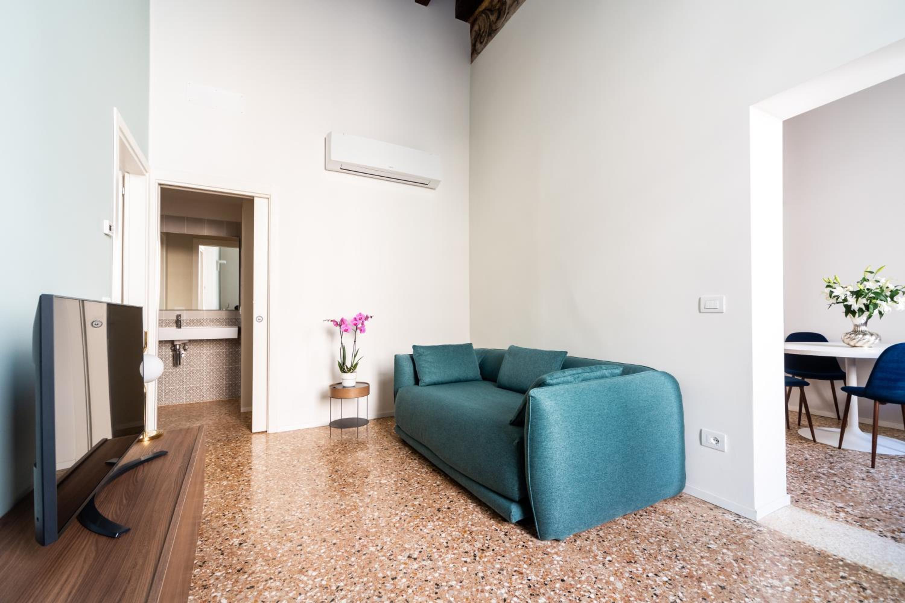 Palazzo Miracoli Apartments