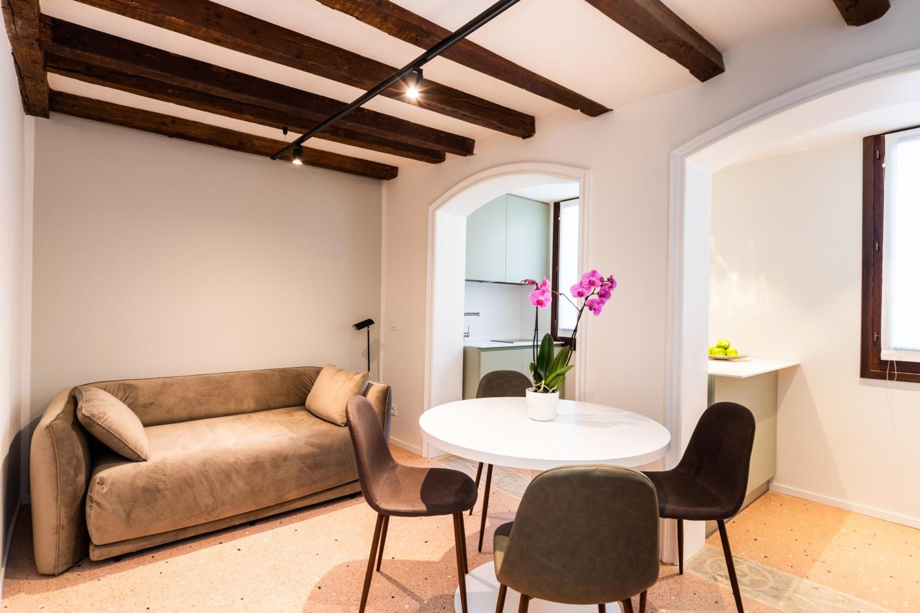 Palazzo Miracoli Apartments