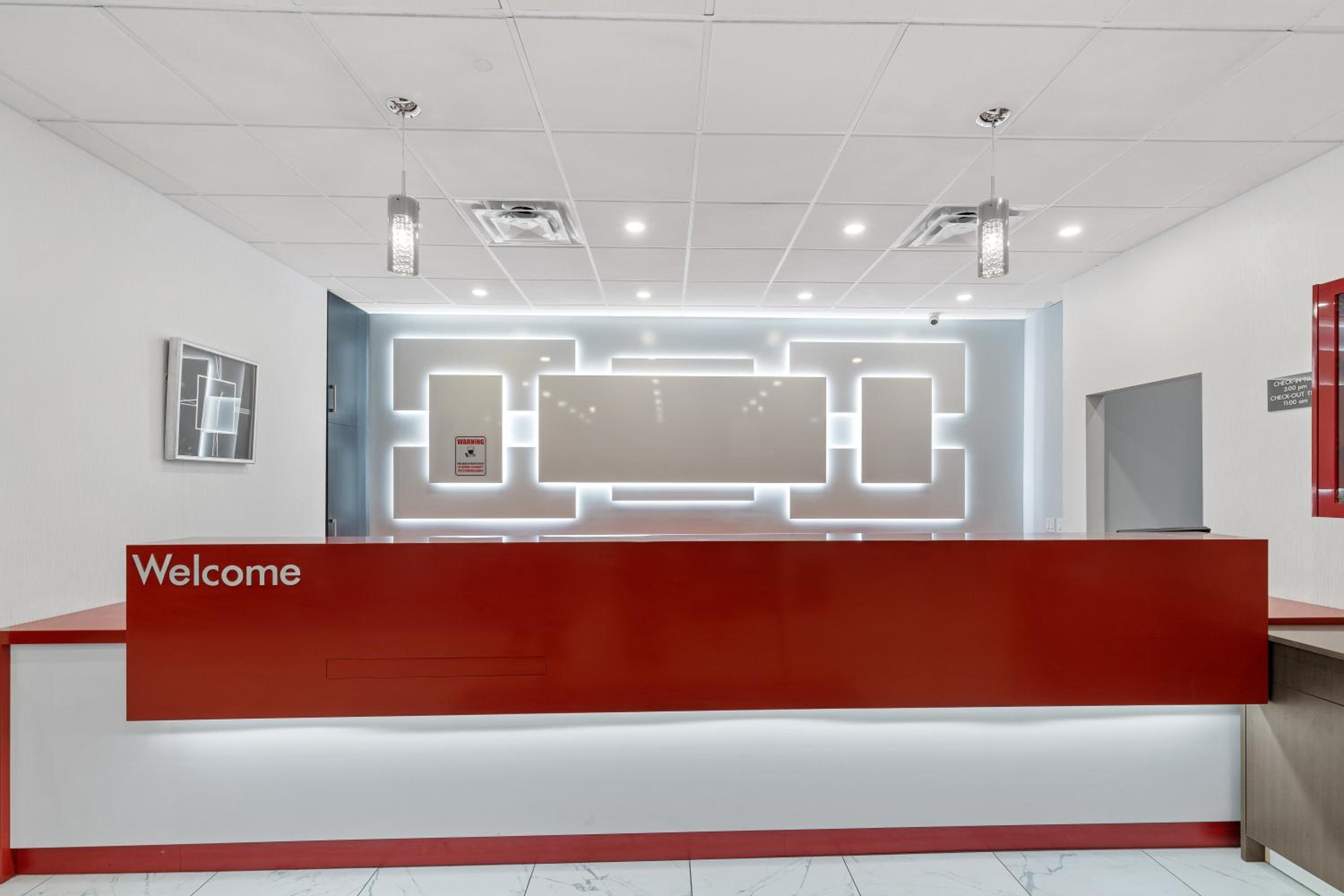Emerald Hotel & Suites Calgary Airport